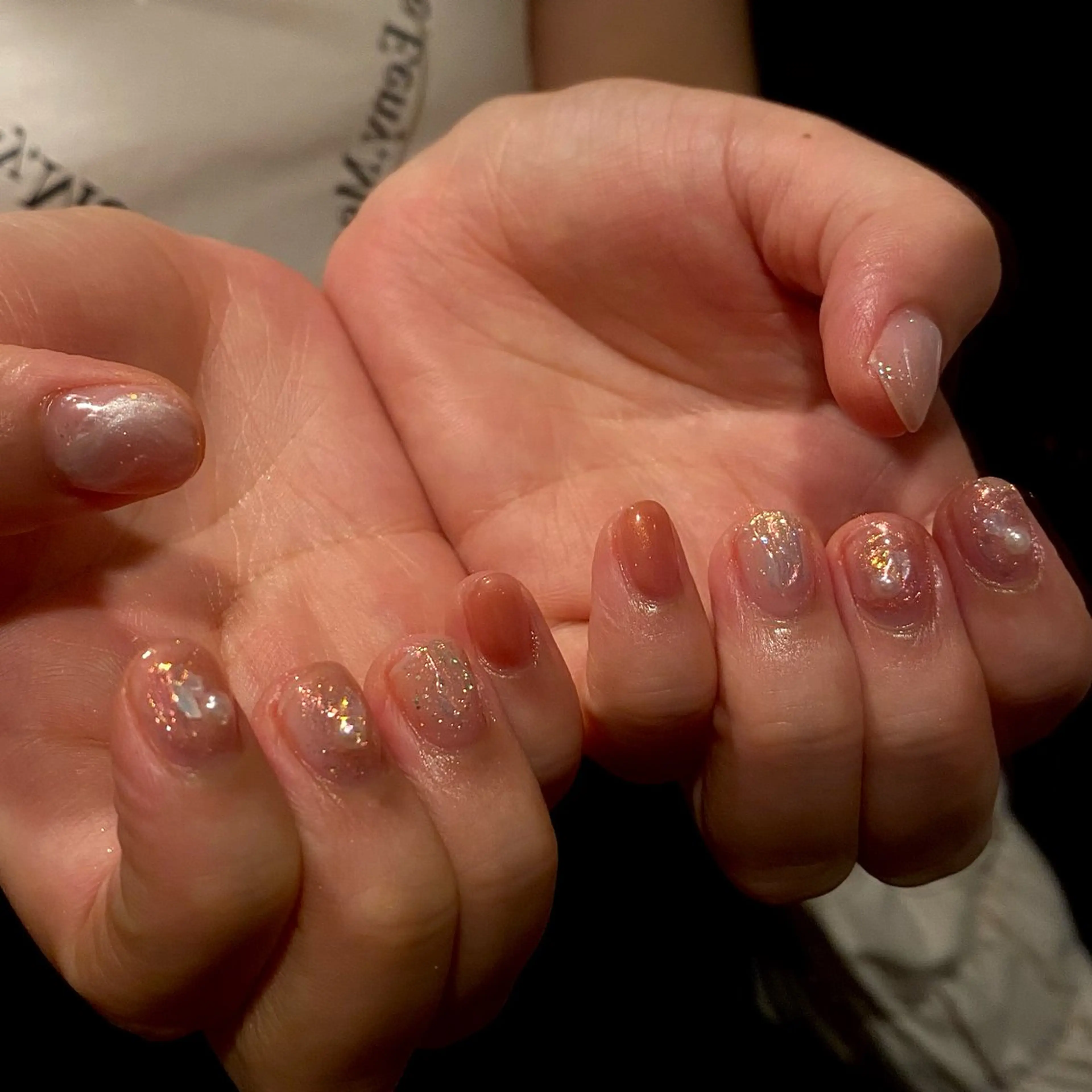 ネイル 氷ネイル・うるうるネイル 韓国ネイル ミラーネイル ニュアンスネイル ピンク ハンドネイル nail amuseのネイルデザイン