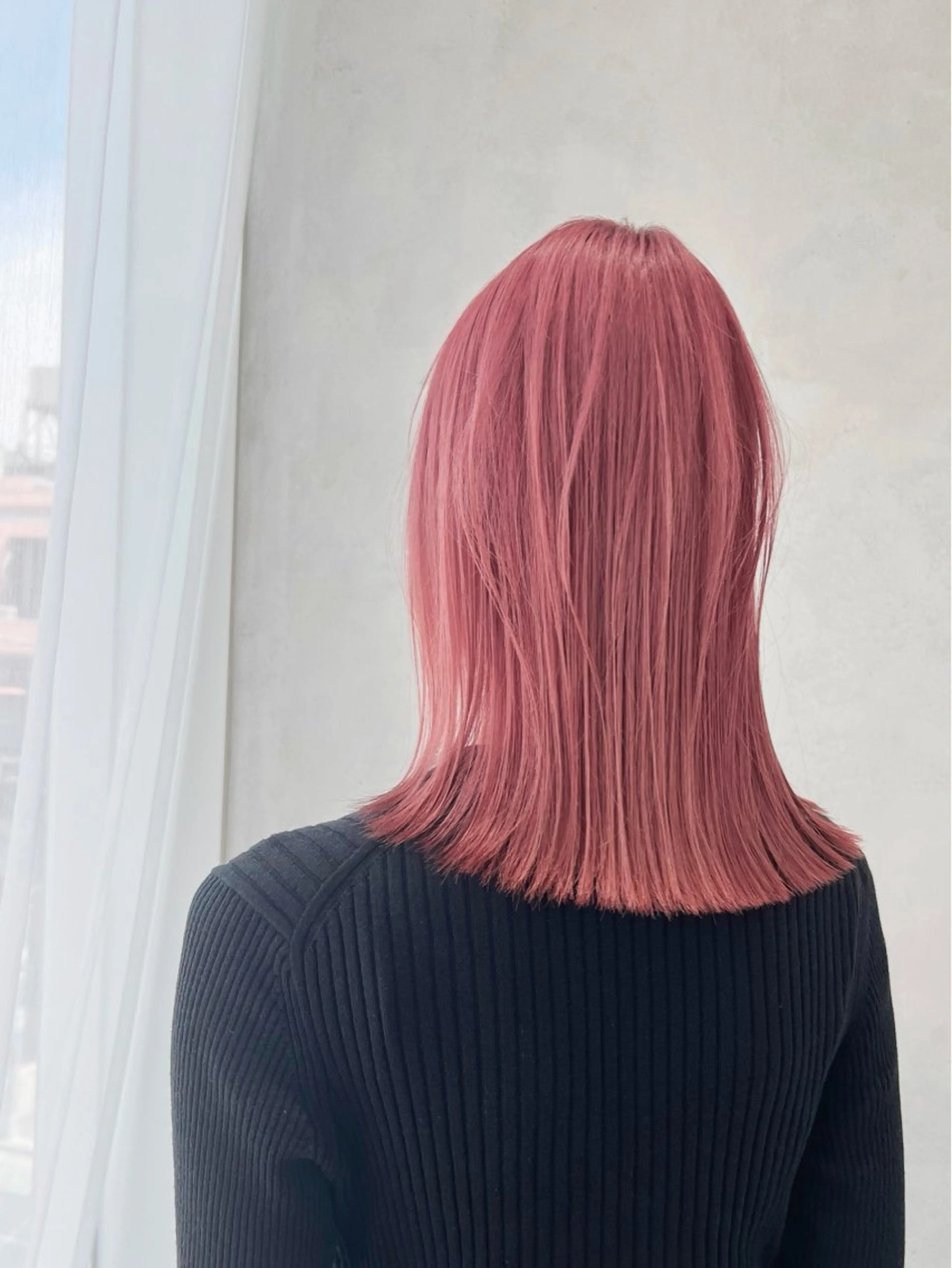 ミディアム カラー Say.石川葵 ショートボブ前髪のヘアスタイル