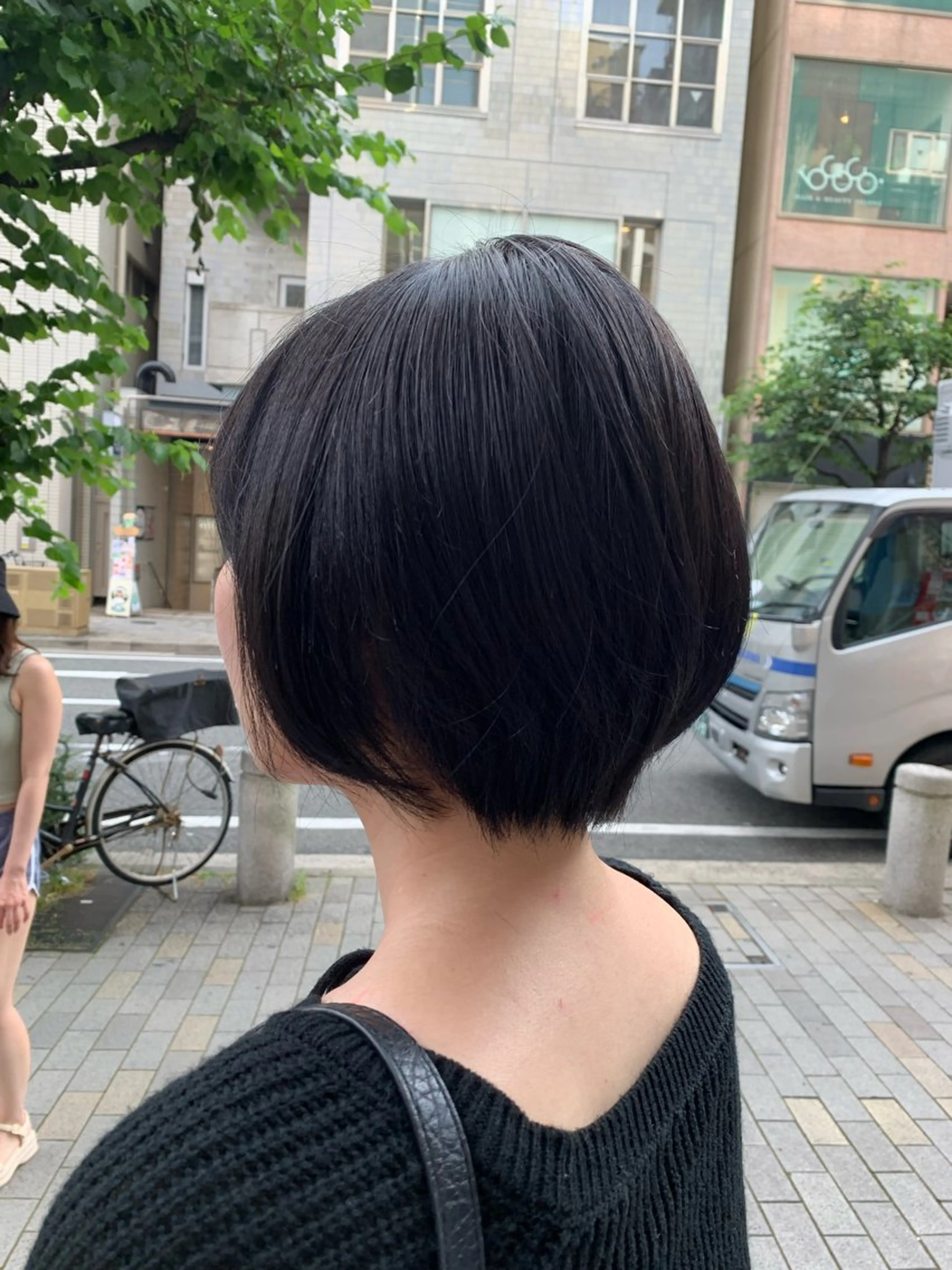 ショート カラー ネイビーカラー 福永 ちひろのヘアスタイル