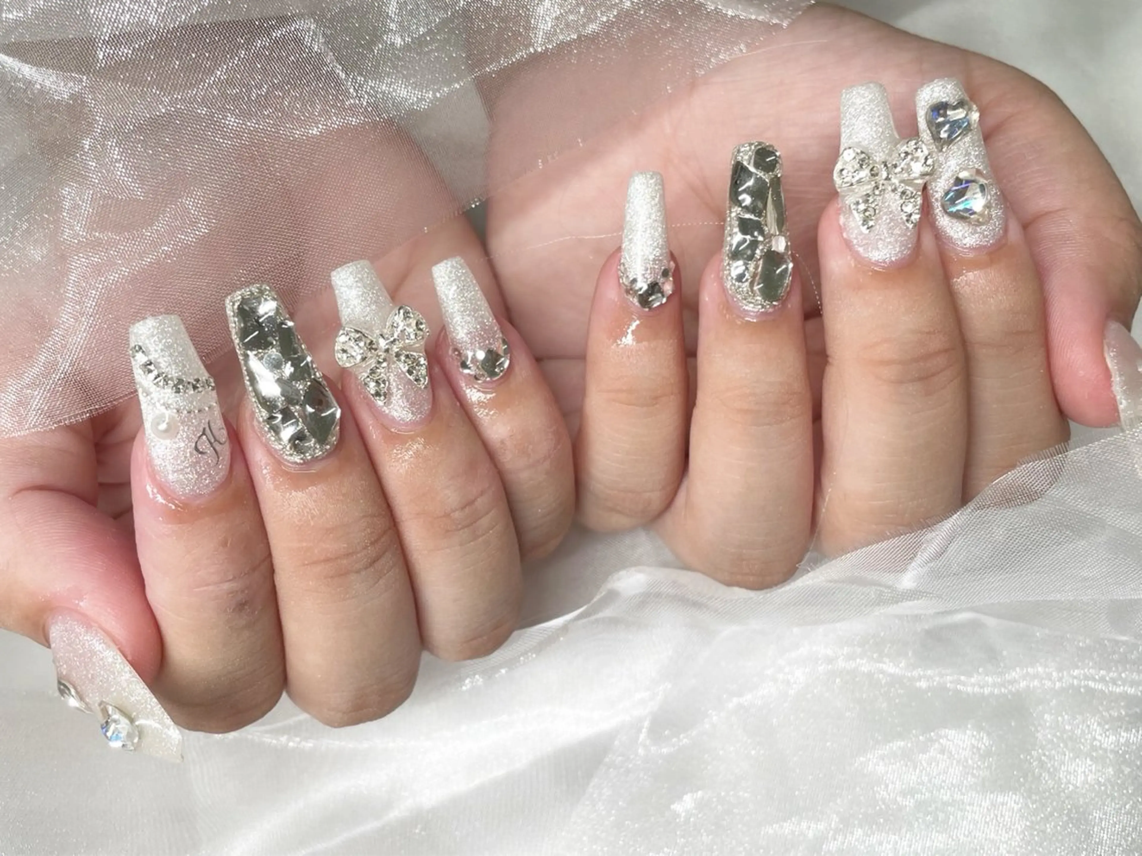 ネイル ハンドネイル Roi〈ロワ〉 Minakoのネイルデザイン
