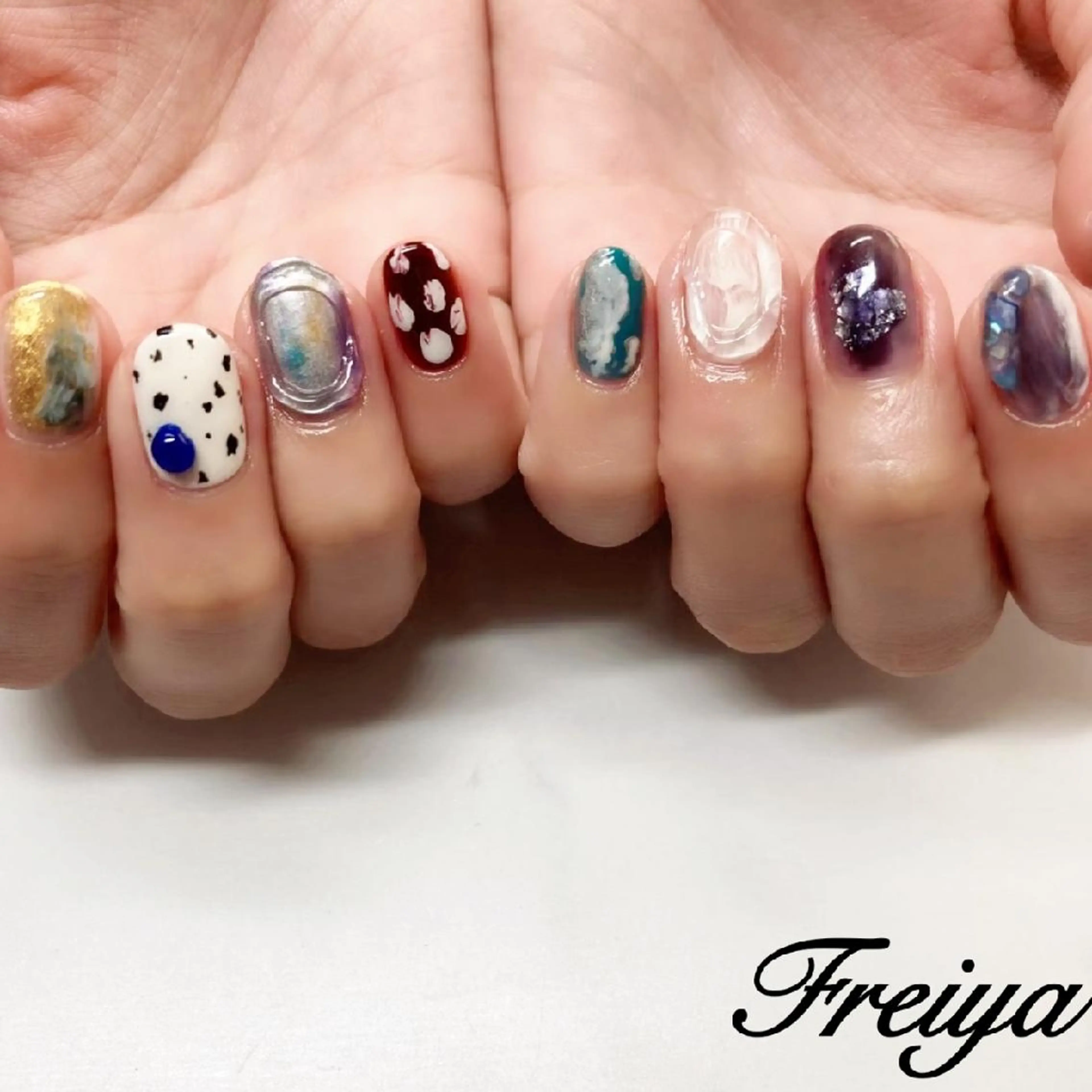 ネイル FREIYA所属・FREIYA マツエク、ネイルの眉毛・アイブロウイメージ