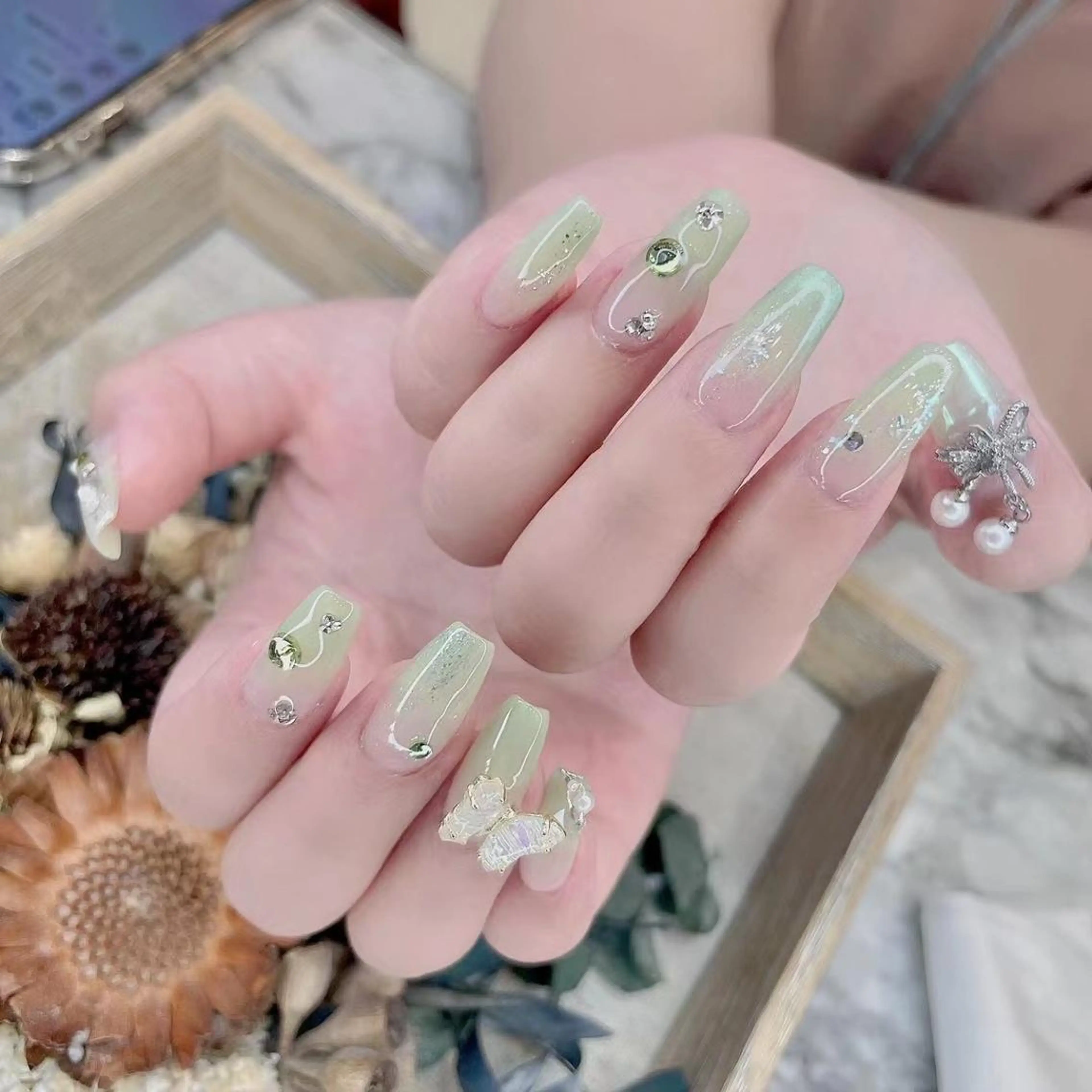 ネイル グラデーション グリーン Babarla nailのネイルデザイン