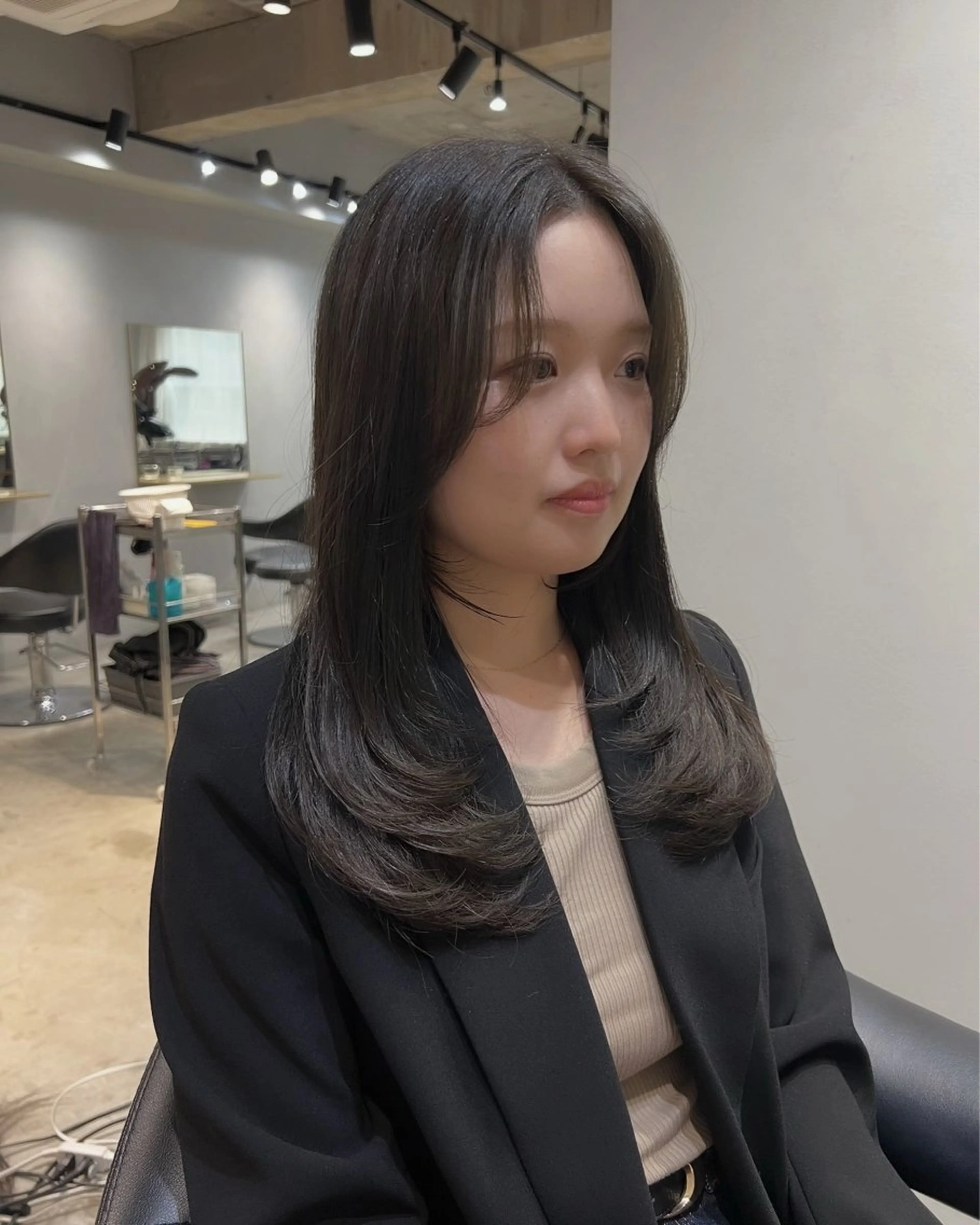 セミロング カラー レイヤーカット カット ヘアカラー トリートメント 【arc】akane オリーブ/ベージュのヘアスタイル