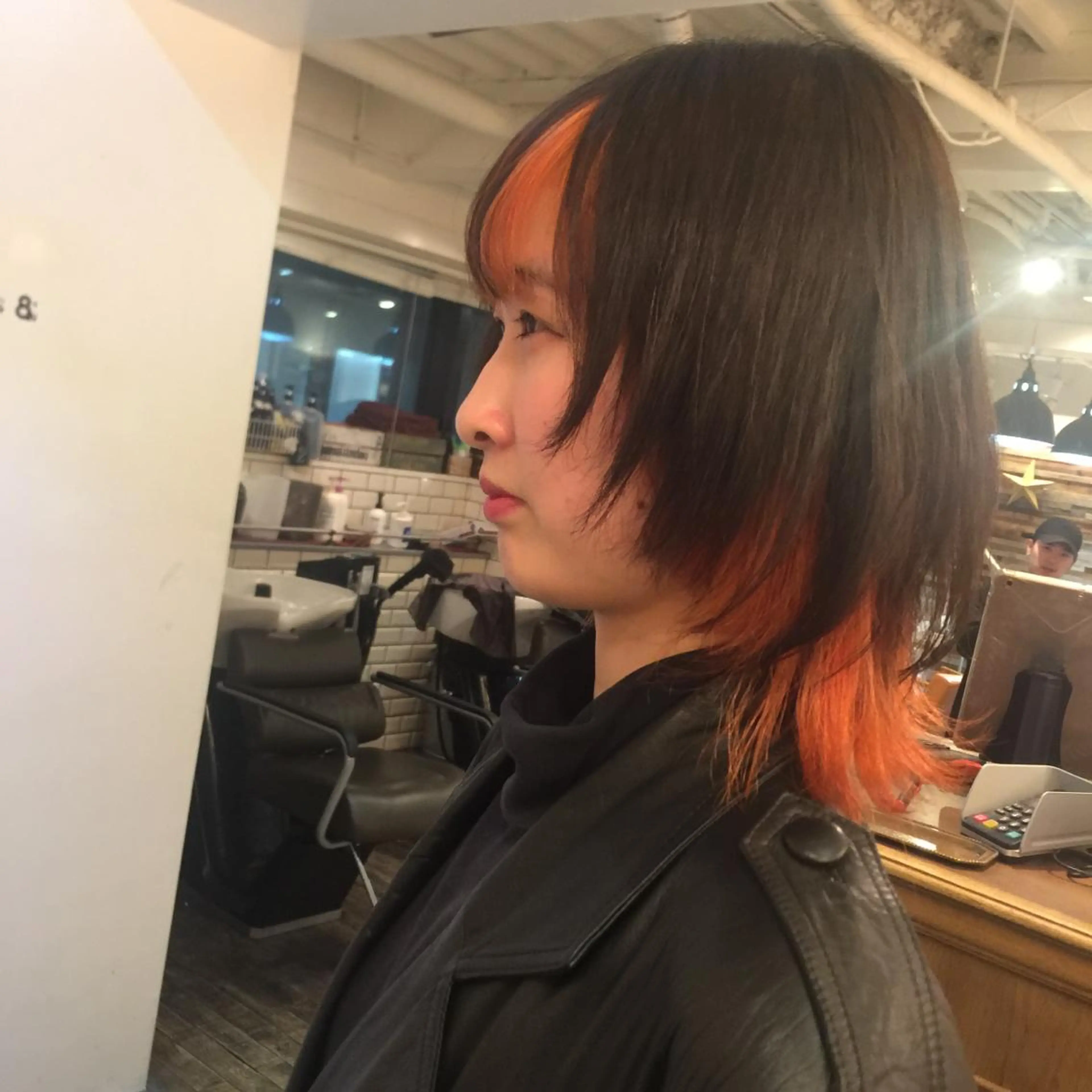 ミディアム カラー オレンジ ウルフカット ホワイト&レイヤーカ ットエクステ長畠俊輔のヘアスタイル