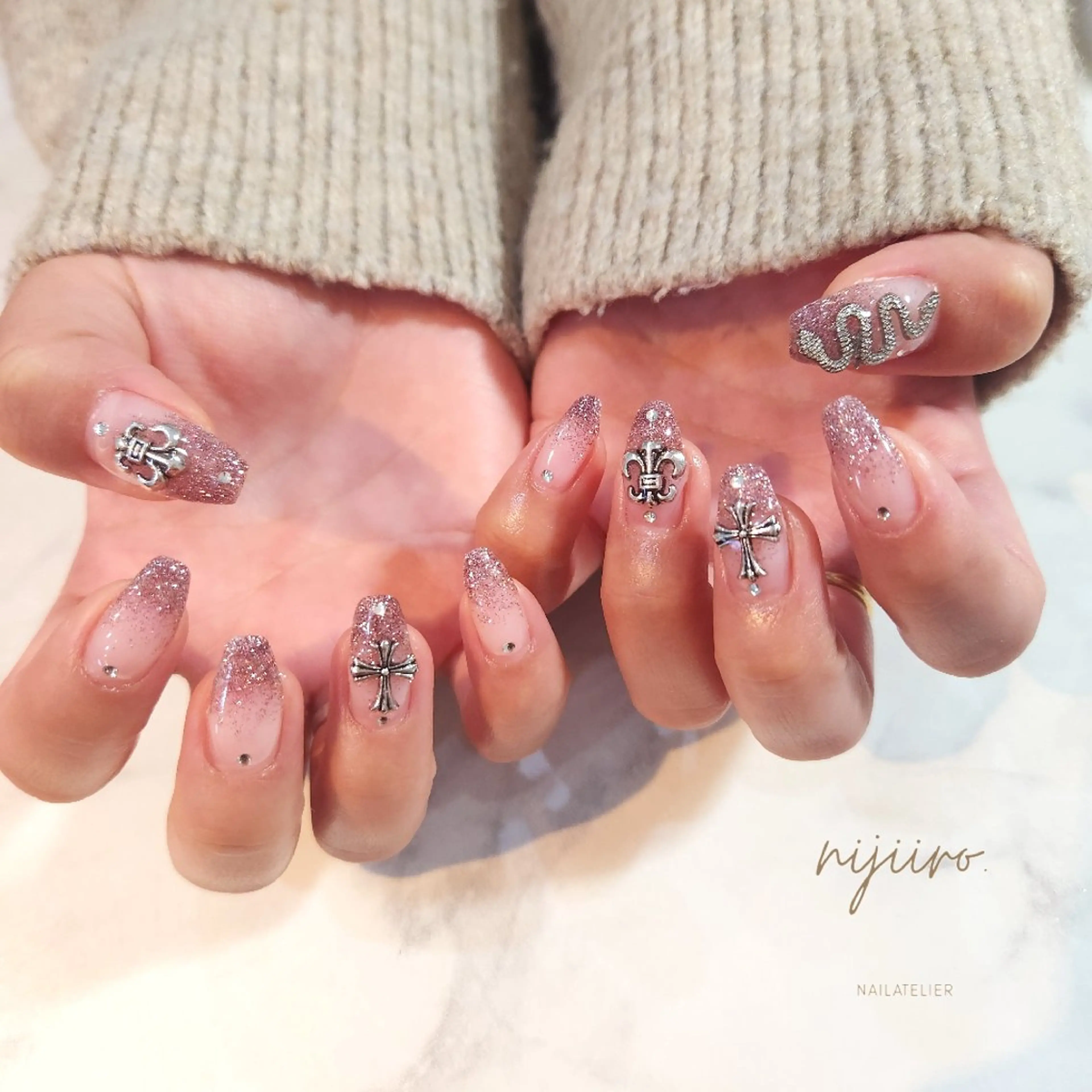 ネイル ハンドネイル nailatelier nijiiro.所属・nijiiro🌈 サトウのネイルデザイン