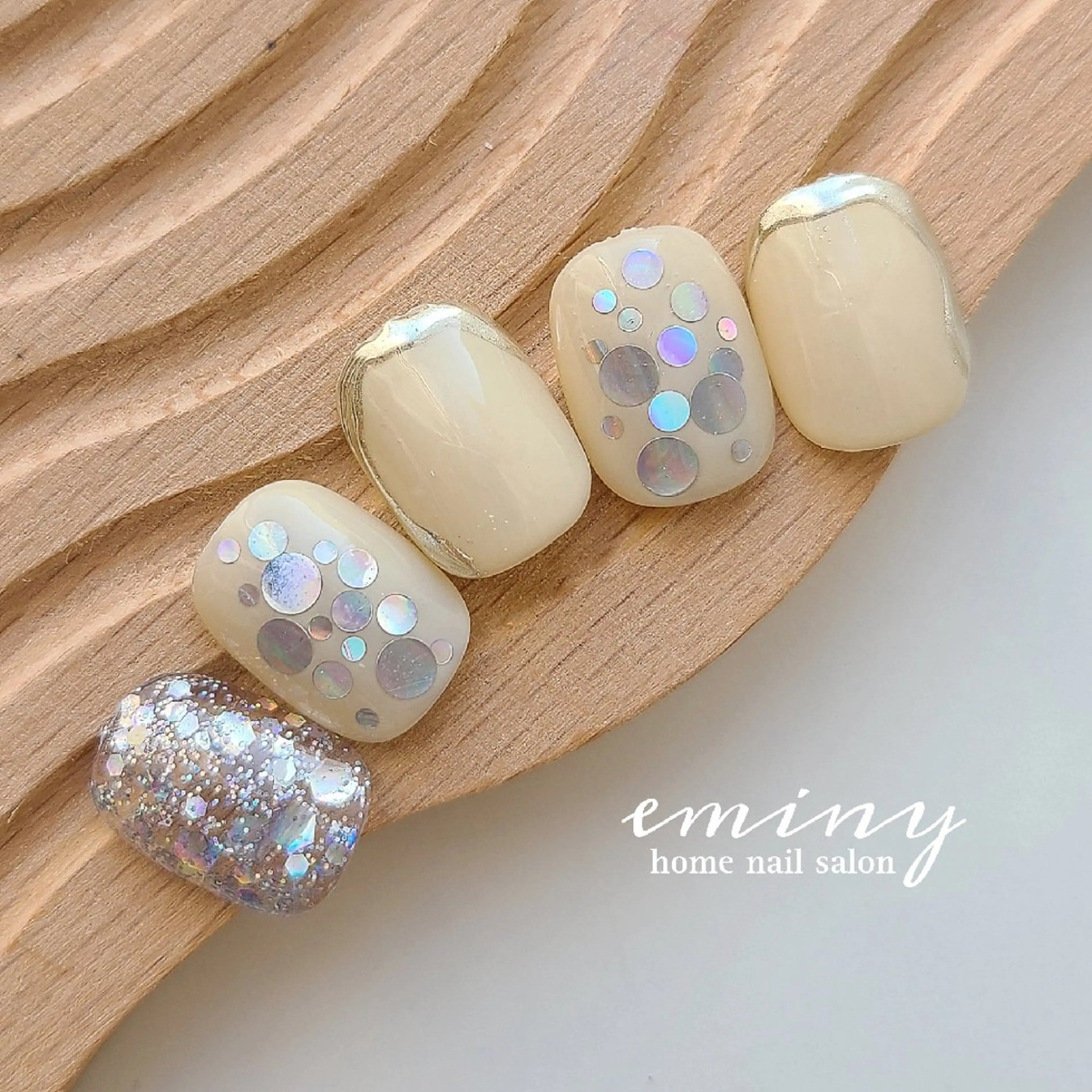 ネイル オーロラネイル ホログラムネイル キラキラネイル ラメ(グリッター) ミラーネイル ハンドネイル nail salon  eminyのネイルデザイン