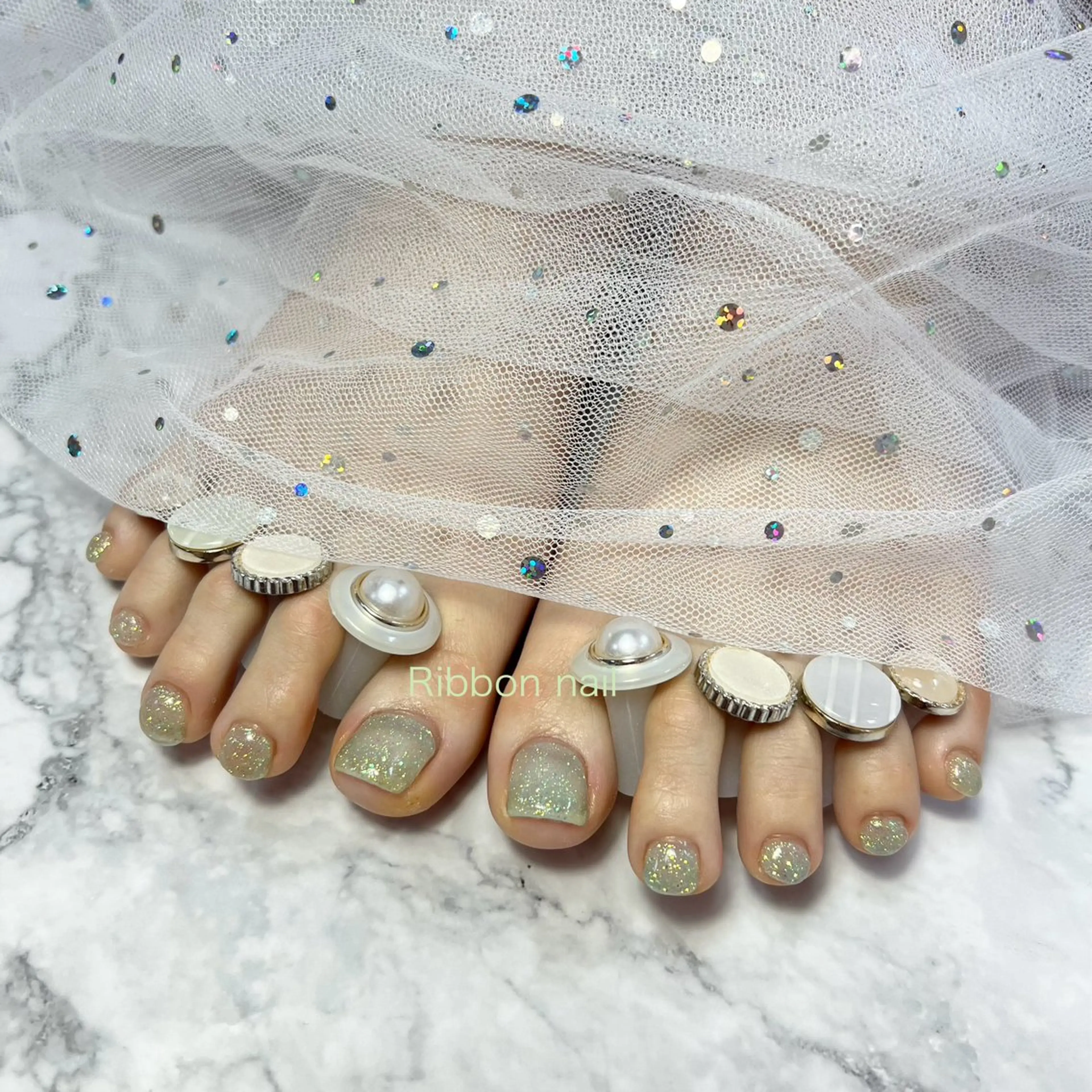 ネイル グリーン ラメ(グリッター) ハンドネイル Ribbon nailのネイルデザイン