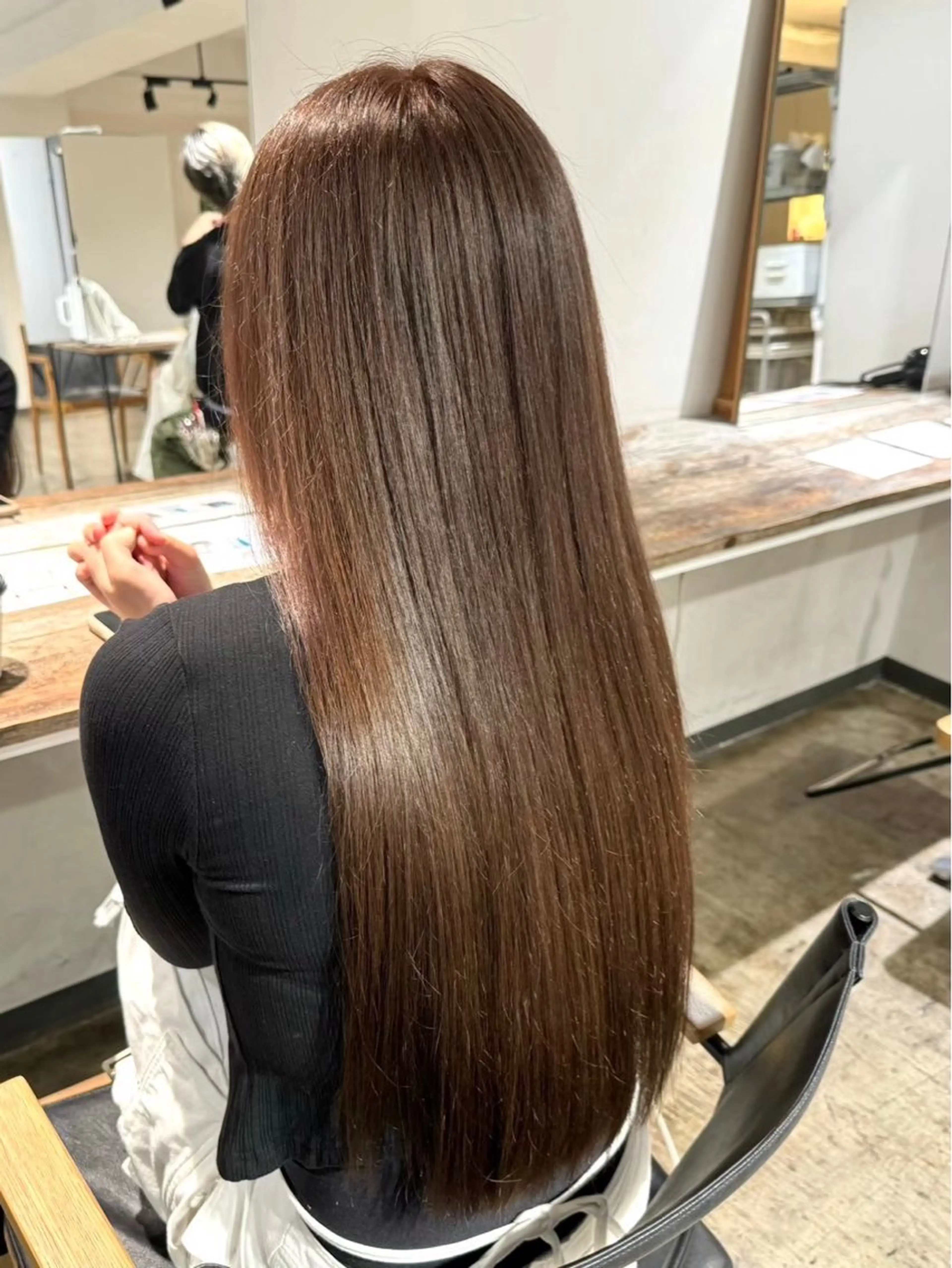 ロング カラー ベージュカラー ブラウンカラー 透明感カラー ロング ヘアカラー トリートメント Neut’所属・ブリーチなしカラー/ メンズパーマ/AMIのヘアスタイル