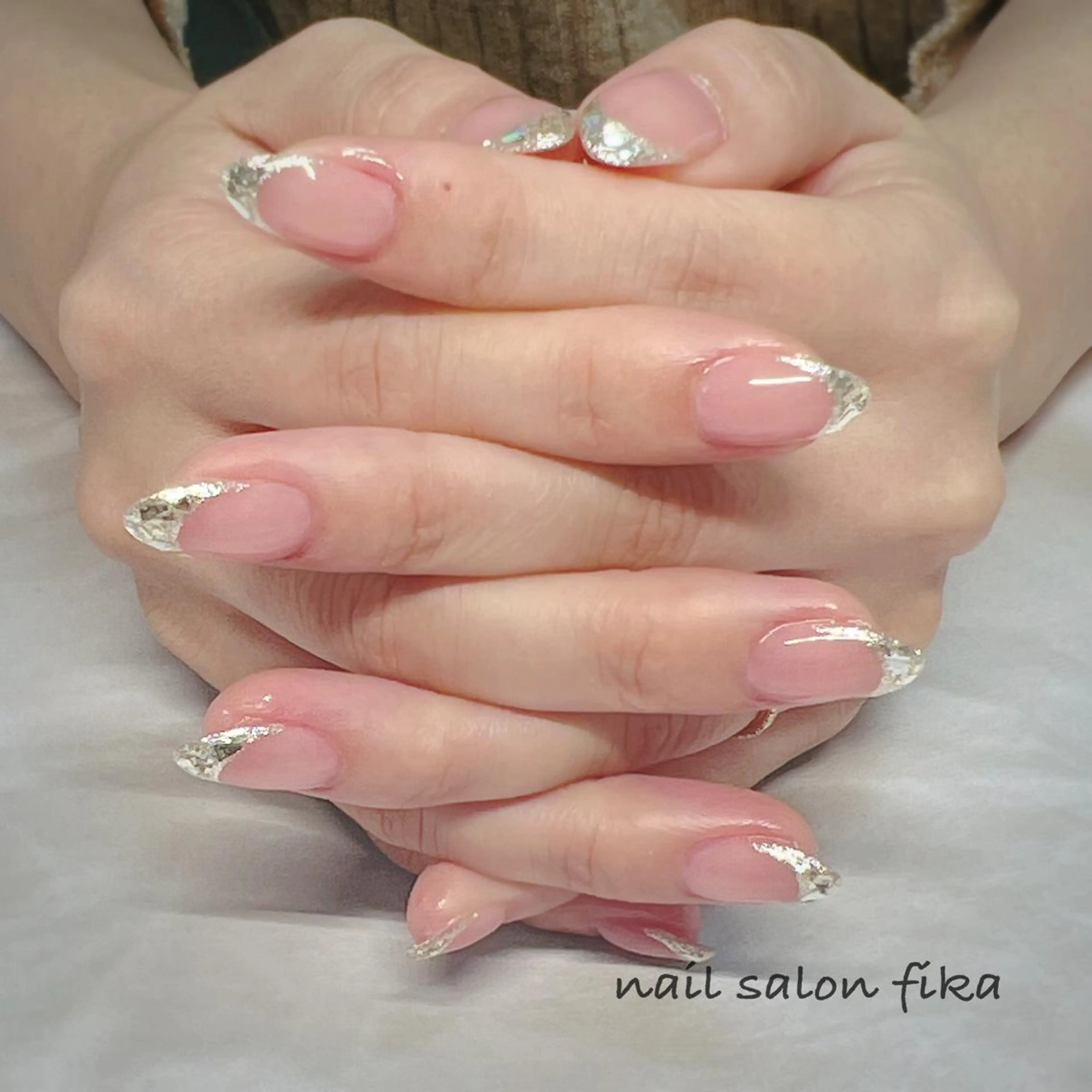 ネイル フレンチネイル ガラスフレンチ nail salon fikaのネイルデザイン