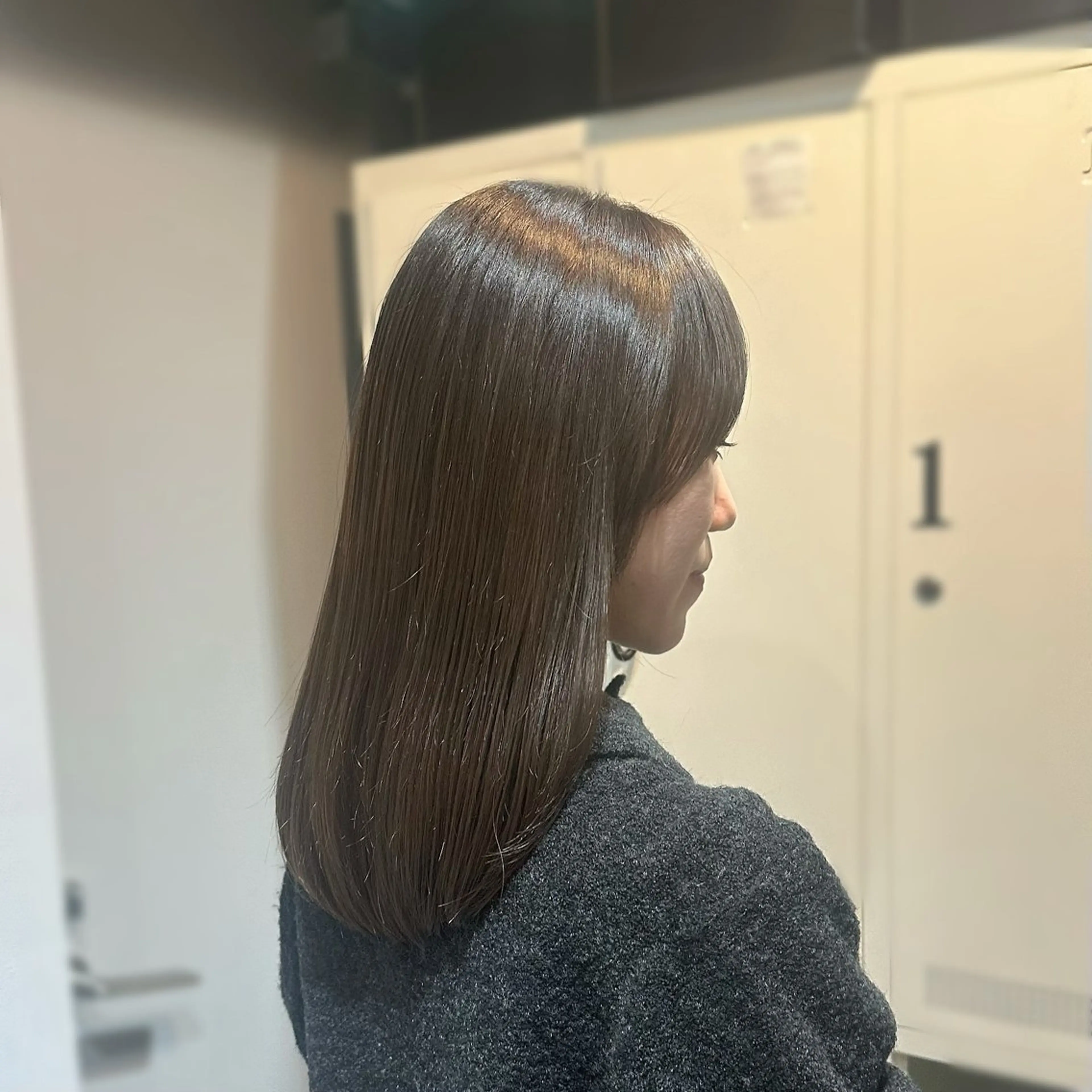 セミロング パーマ 縮毛矯正 ストレートパーマ カット 縮毛矯正 トリートメント 16日ご案内⭕️🎀 mihoのヘアスタイル