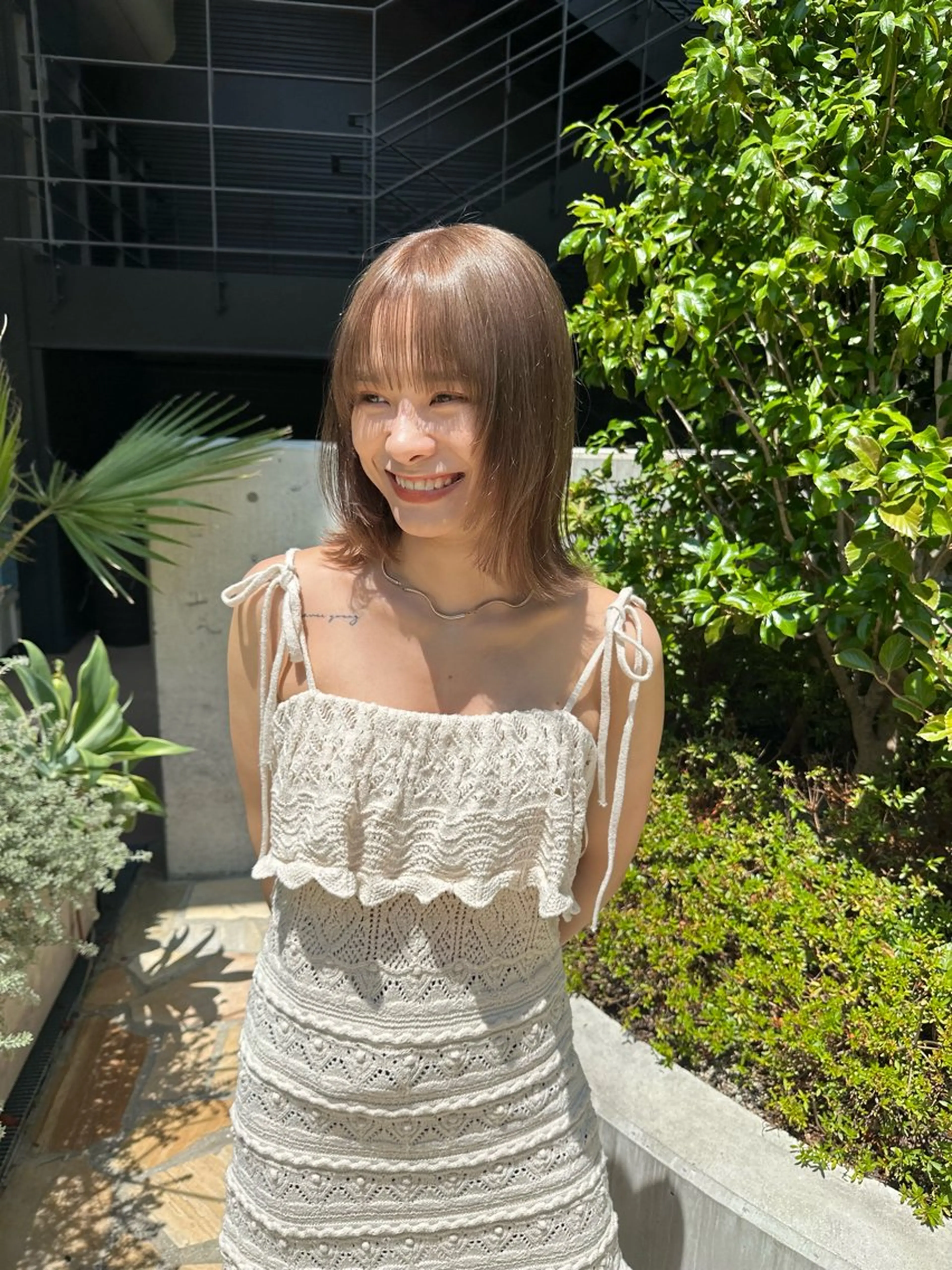 セミロング KAORU オリーブカラーのヘアスタイル