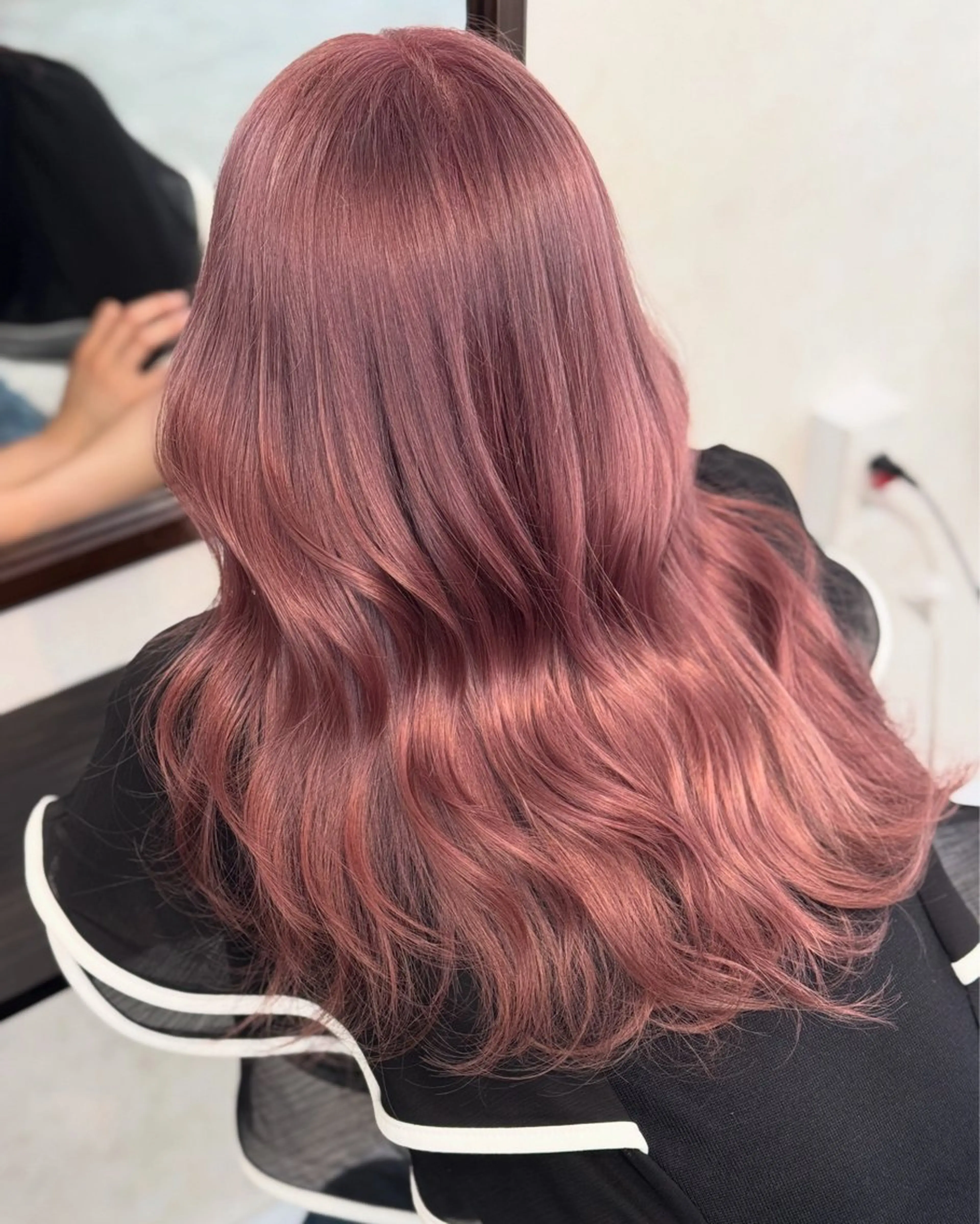セミロング カラー バレイヤージュ ブリーチ ハイトーンカラー エクステ レイヤーカット カット ヘアカラー トリートメント ブリーチ ショーヤのヘアスタイル