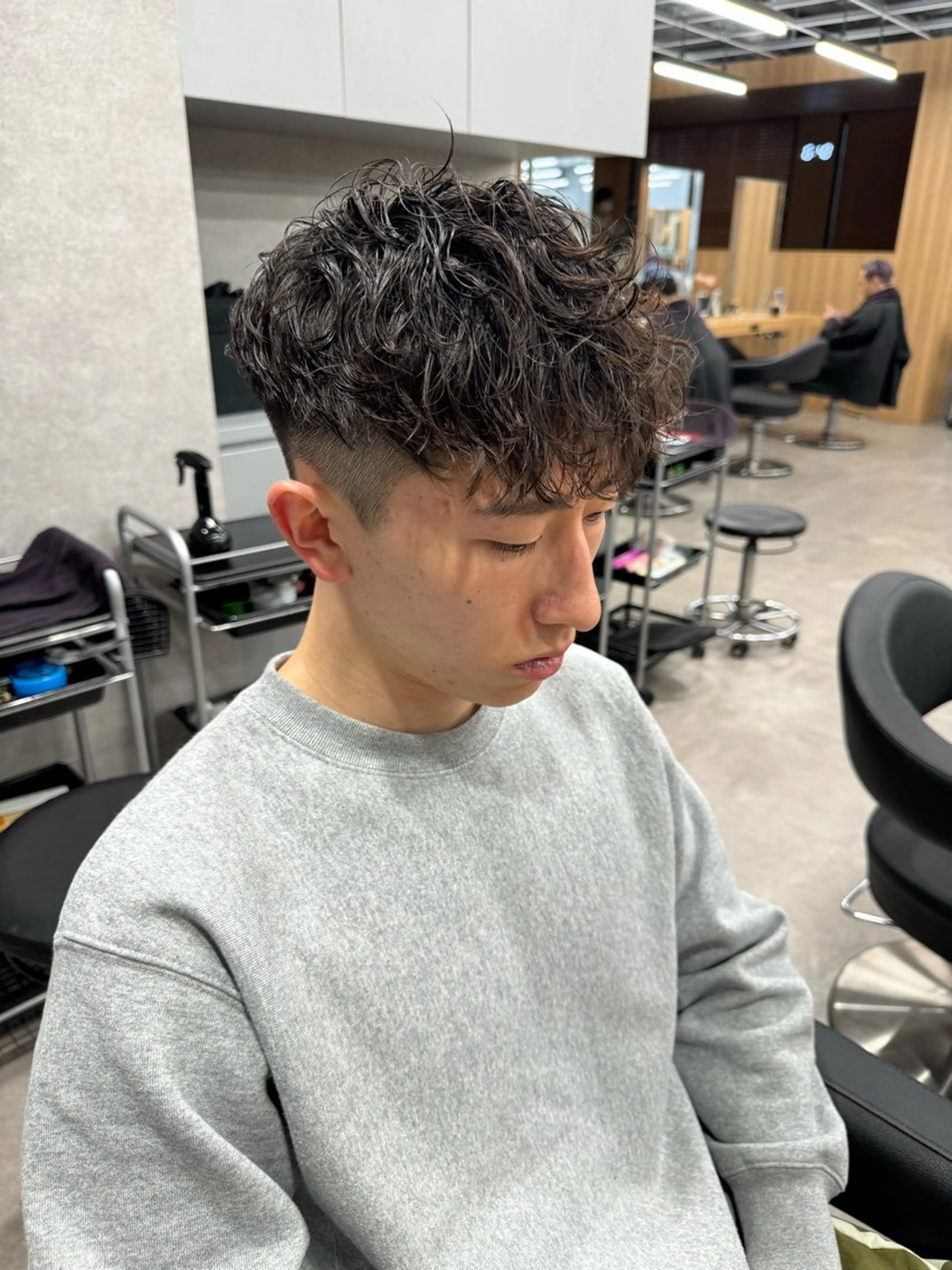 パーマ メンズ カット パーマ 曲がる縮毛矯正🔥 メンズパーマ🔥のヘアスタイル