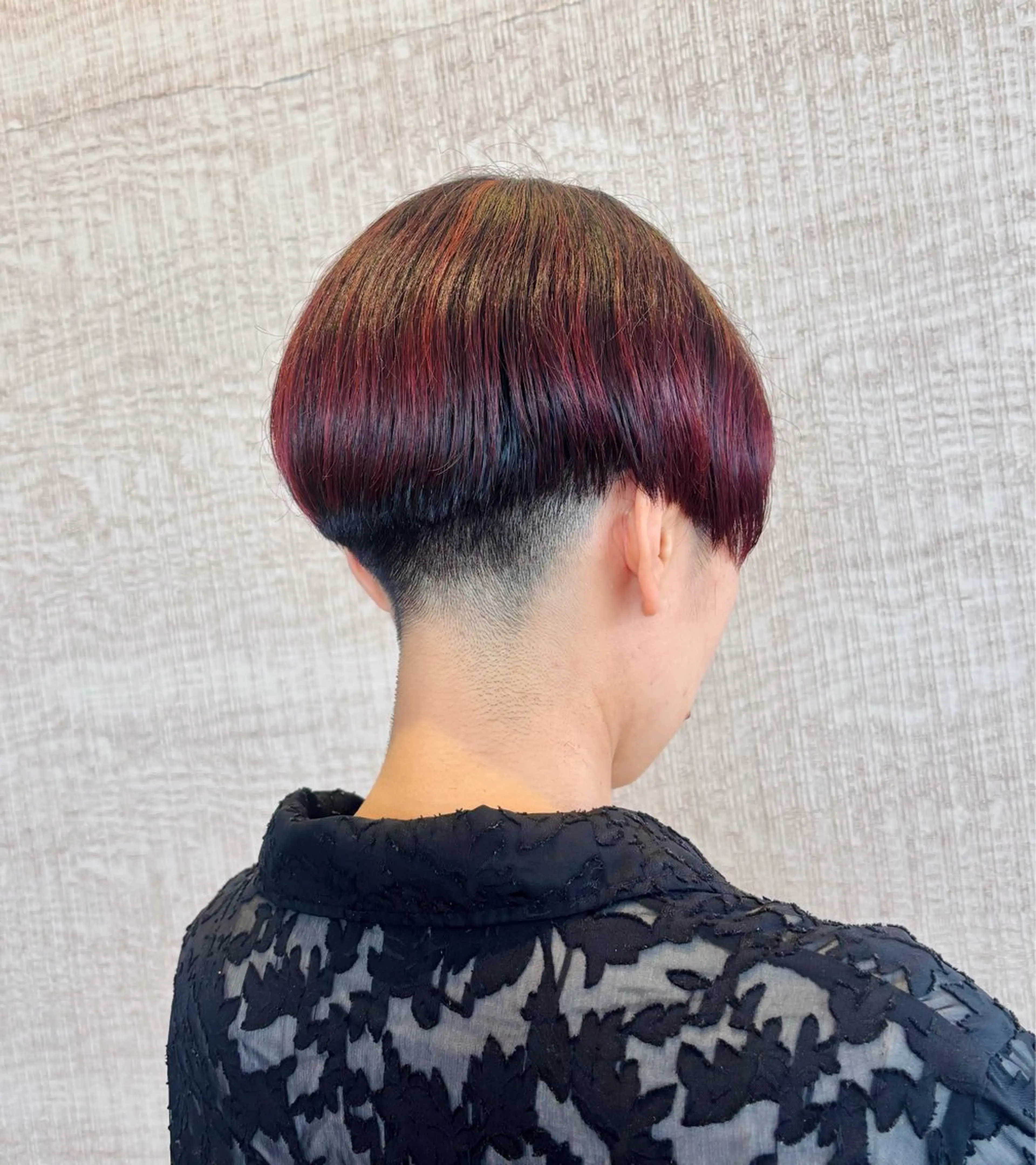 ショート ヘアカラー 渡辺 恵理佳のヘアスタイル