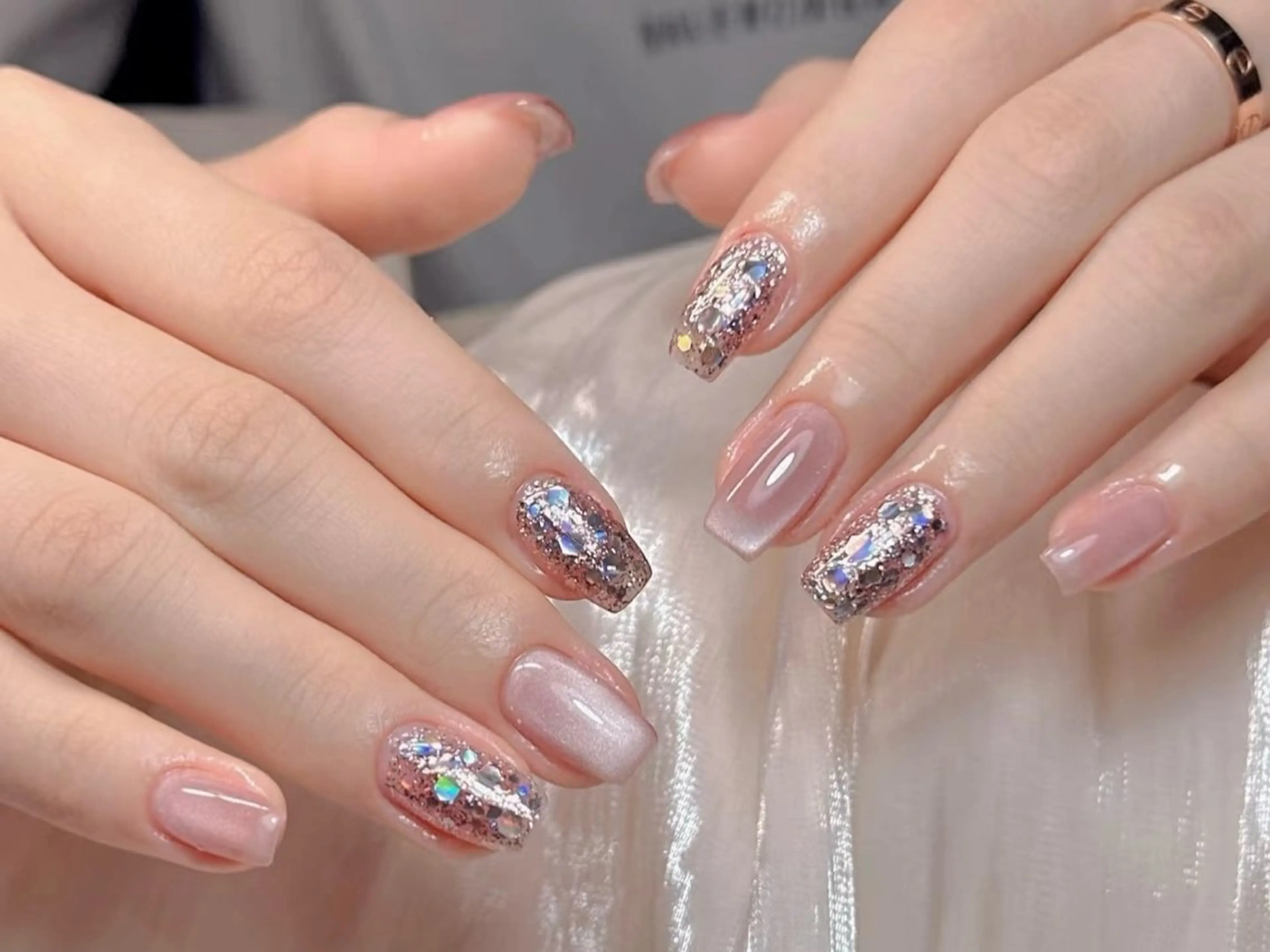 ネイル キラキラネイル ラメ(グリッター) マグネットネイル ピンク ハンドネイル ハンドケア DarkHoney 池袋店のネイルデザイン