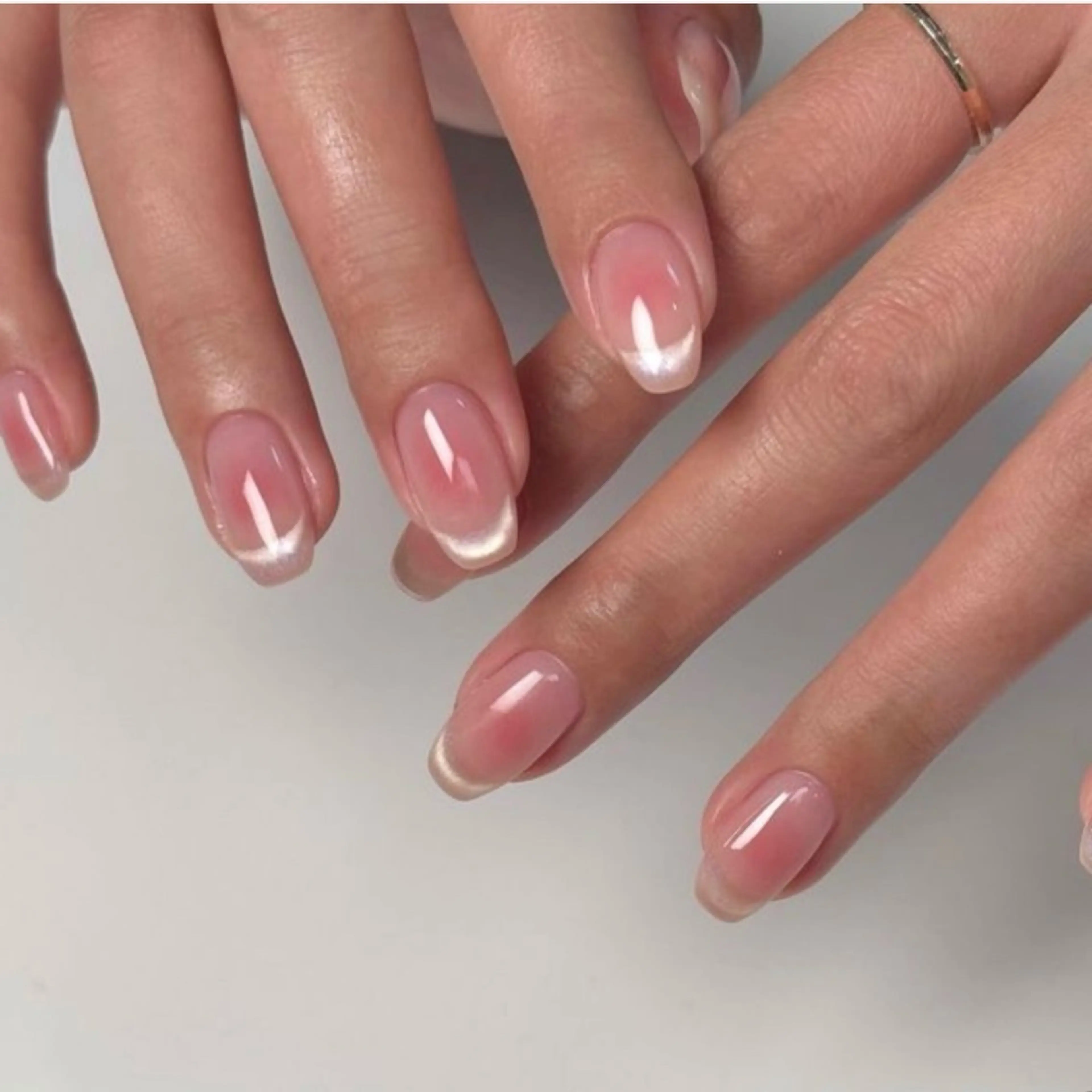 ネイル チークネイル キラキラネイル 韓国ネイル 水色 マグネットネイル ハンドネイル Lala Nails所属・Lala Nailsのネイルデザイン