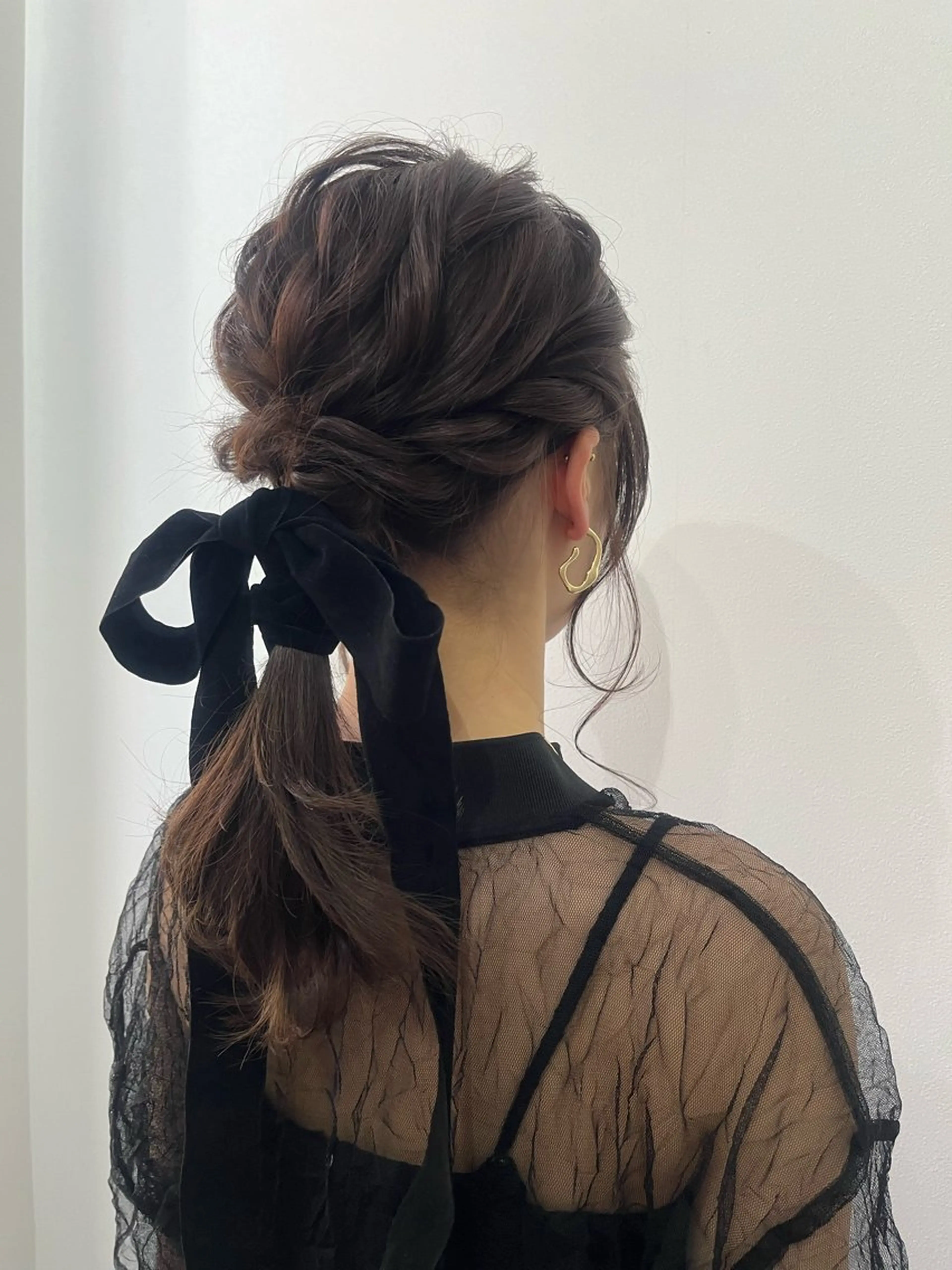 セミロング ヘアアレンジ 結婚式・ブライダル ヘアセット 🫧ぷる艶カラー🫧 Yuubi🦩のヘアスタイル