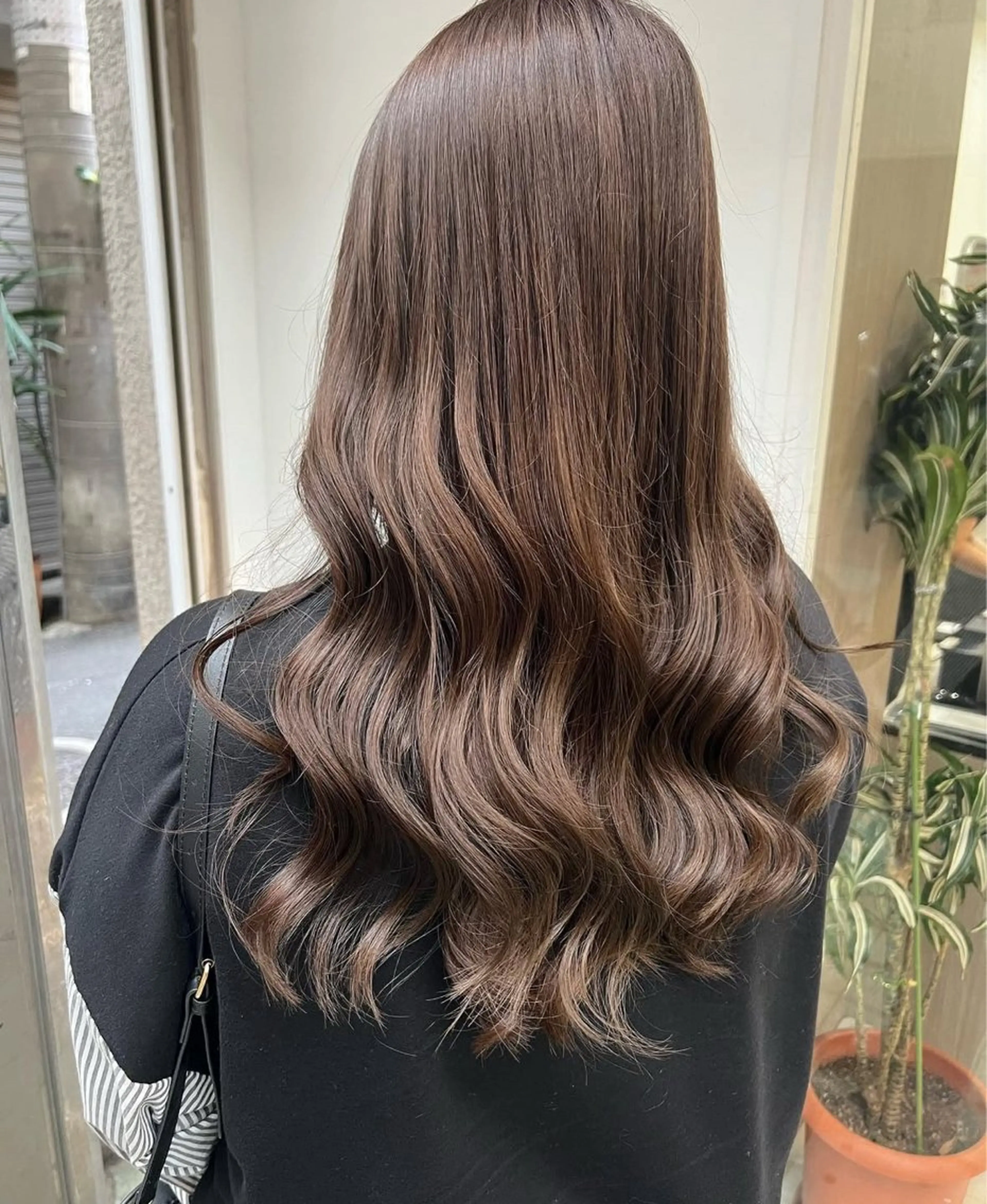 ロング 生尾 虹水のヘアスタイル