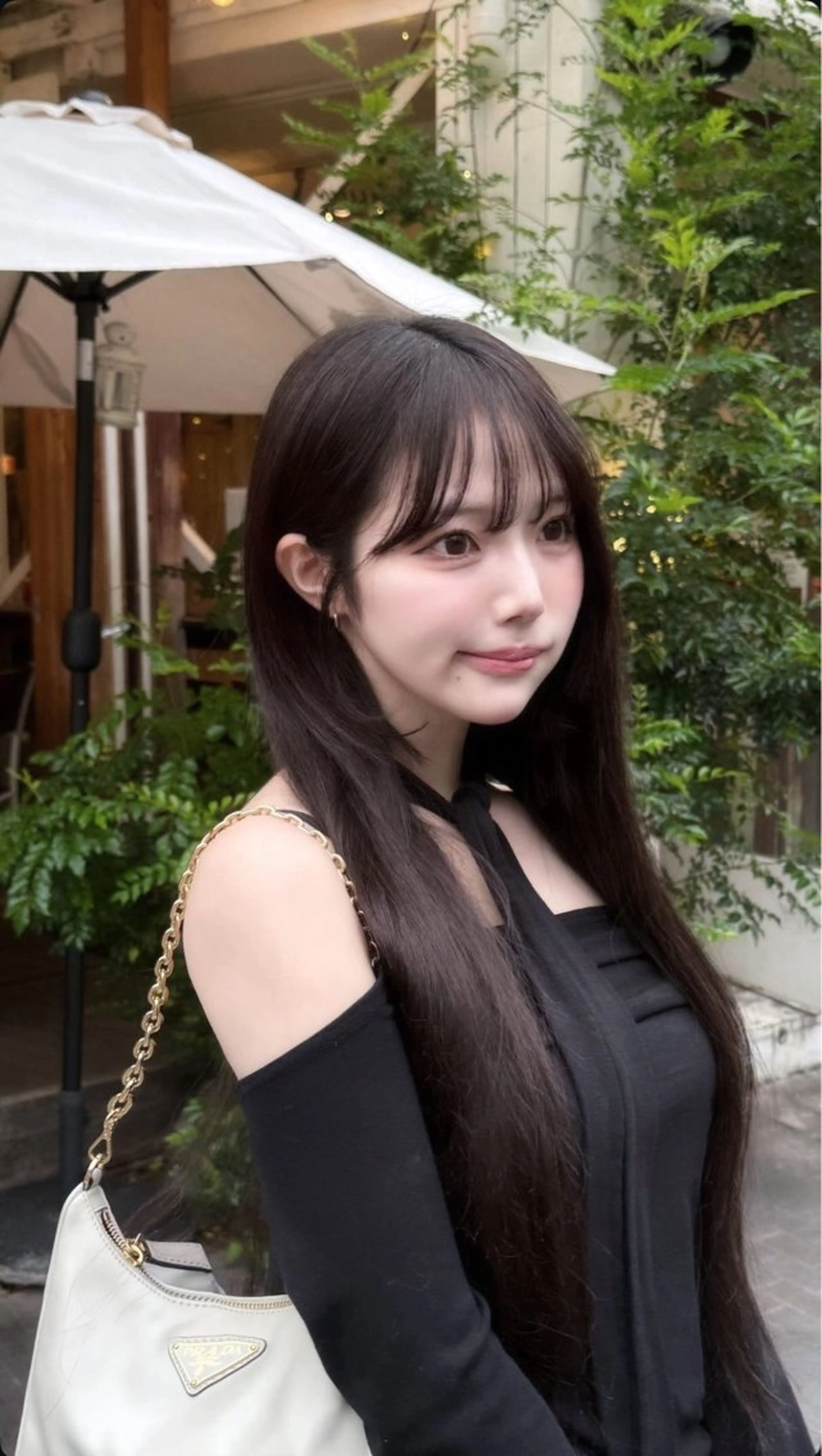 ロング 透けるやわらか艶髪♡ ナチュラルストレートのヘアスタイル