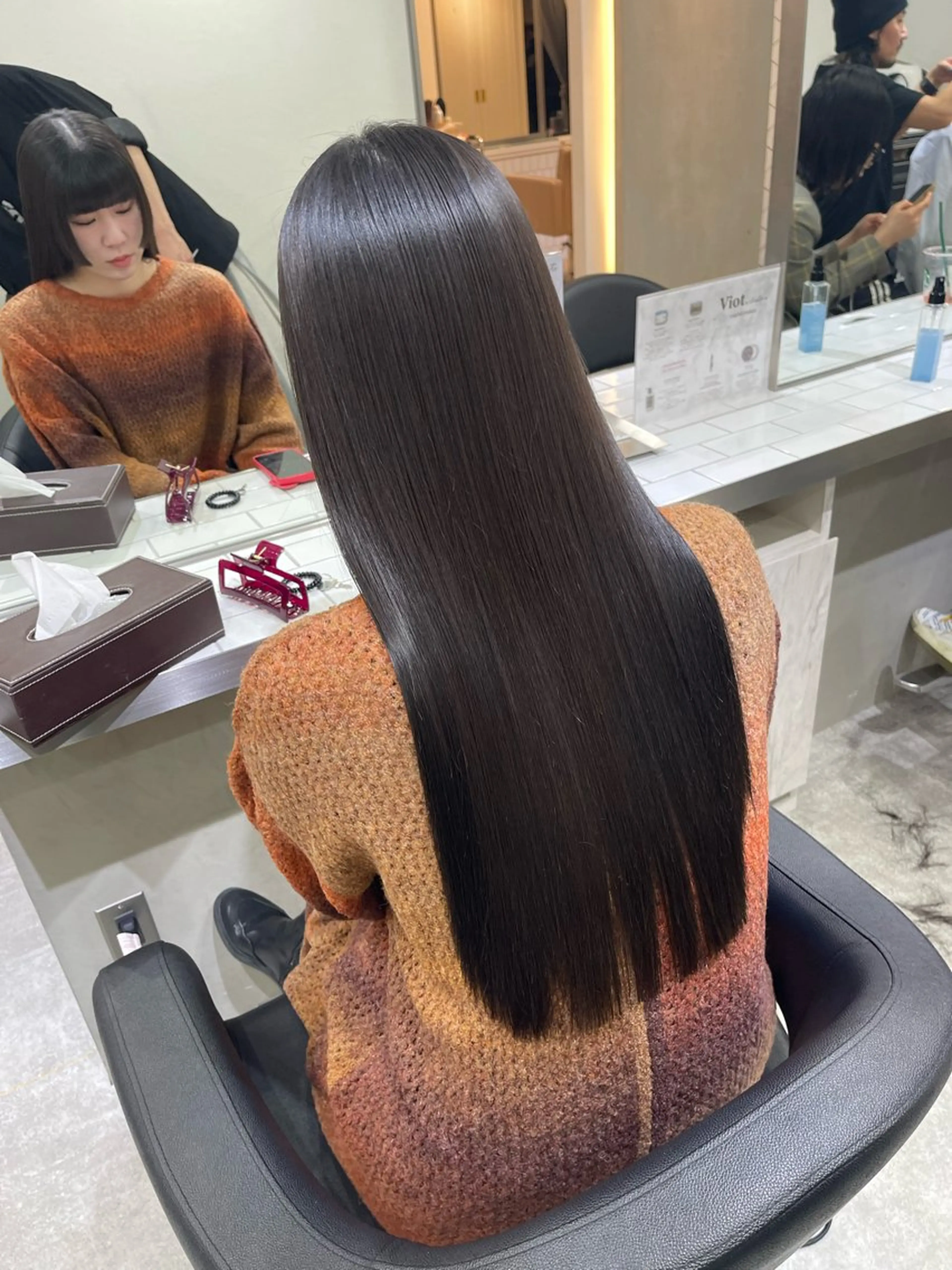 ロング カラー 透明感カラー グレージュ 髪質改善 トリートメント TENSHO 原宿　ハイトーンのヘアスタイル