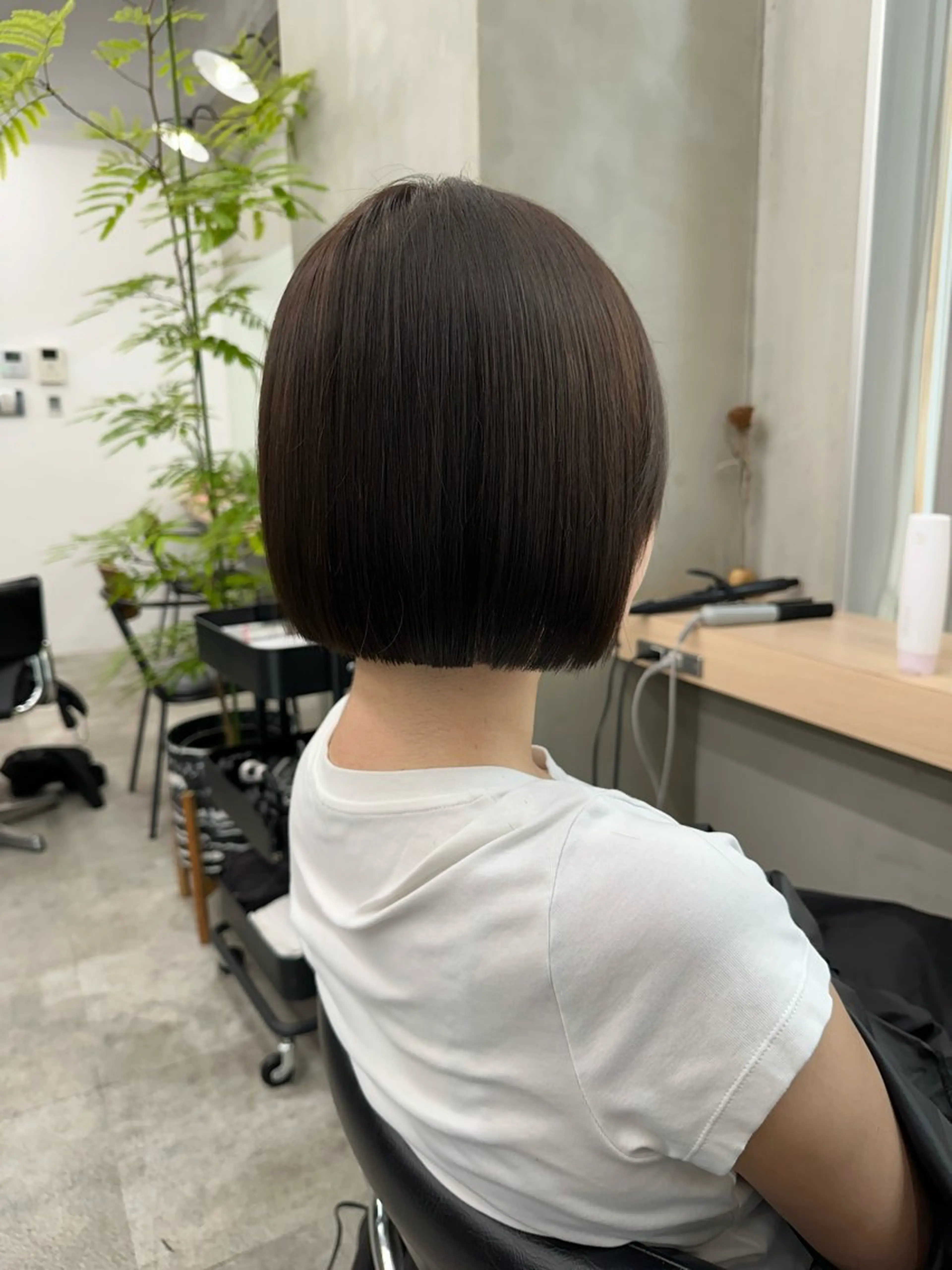 ショート ボブ カット ヘアカラー トリートメント 切りっぱなしボブ/ 小顔ボブNANAのヘアスタイル