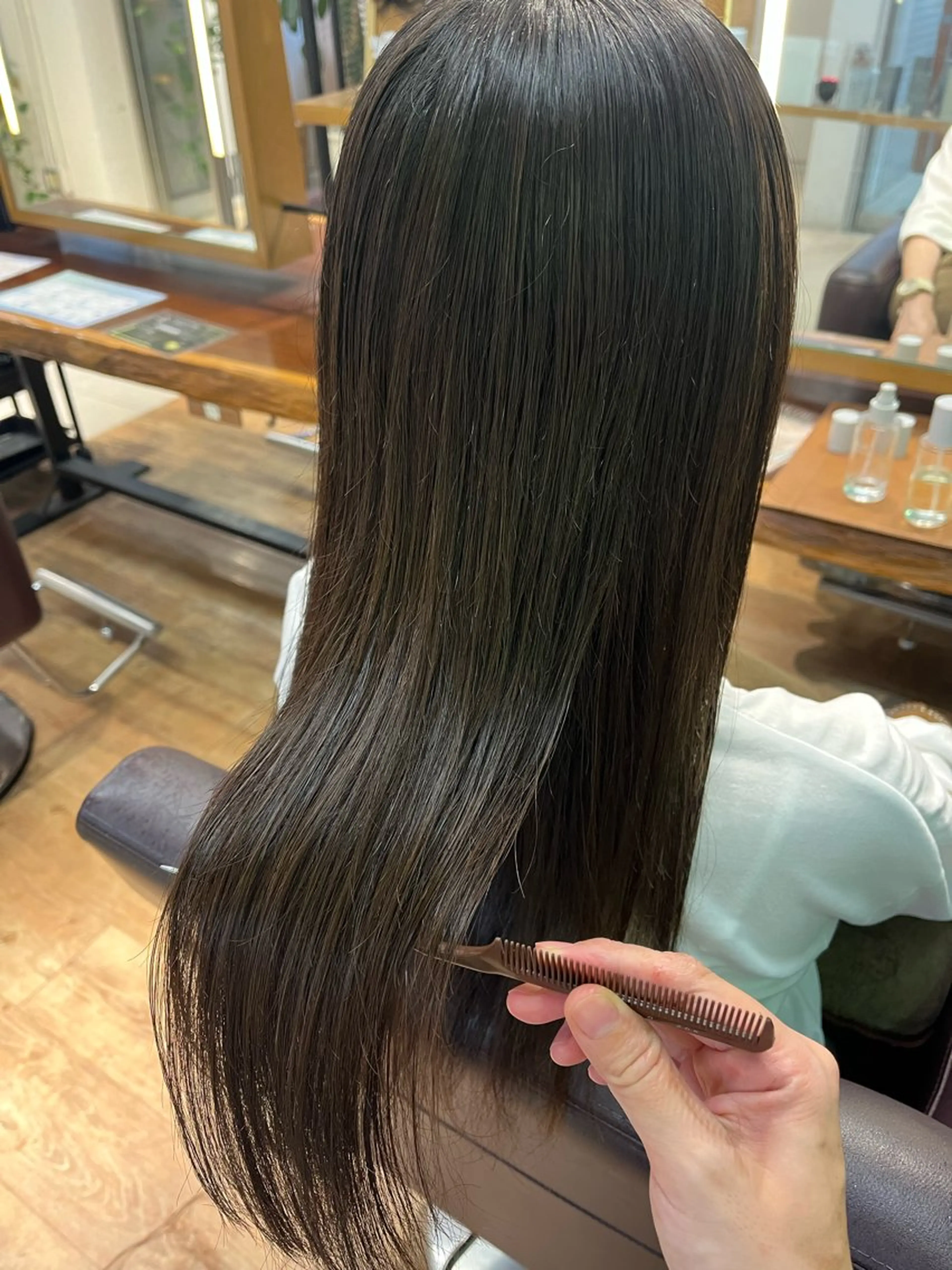 セミロング パーマ 髪質改善 ストレートパーマ カット 縮毛矯正 ボブ・レイヤー/ ベージュカラーのヘアスタイル