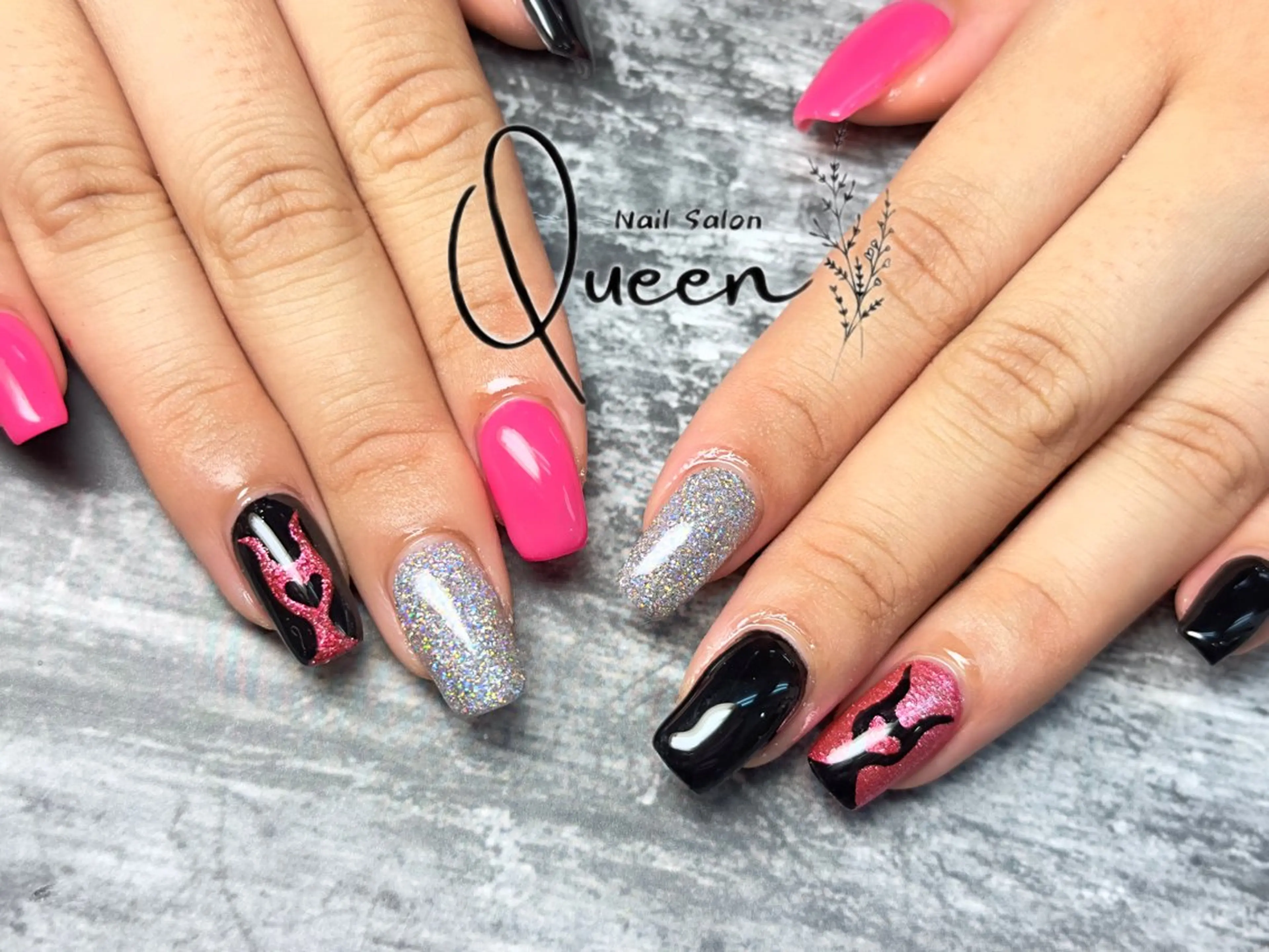 ネイル ハンドネイル Queennail 北堀江AYAのネイルデザイン