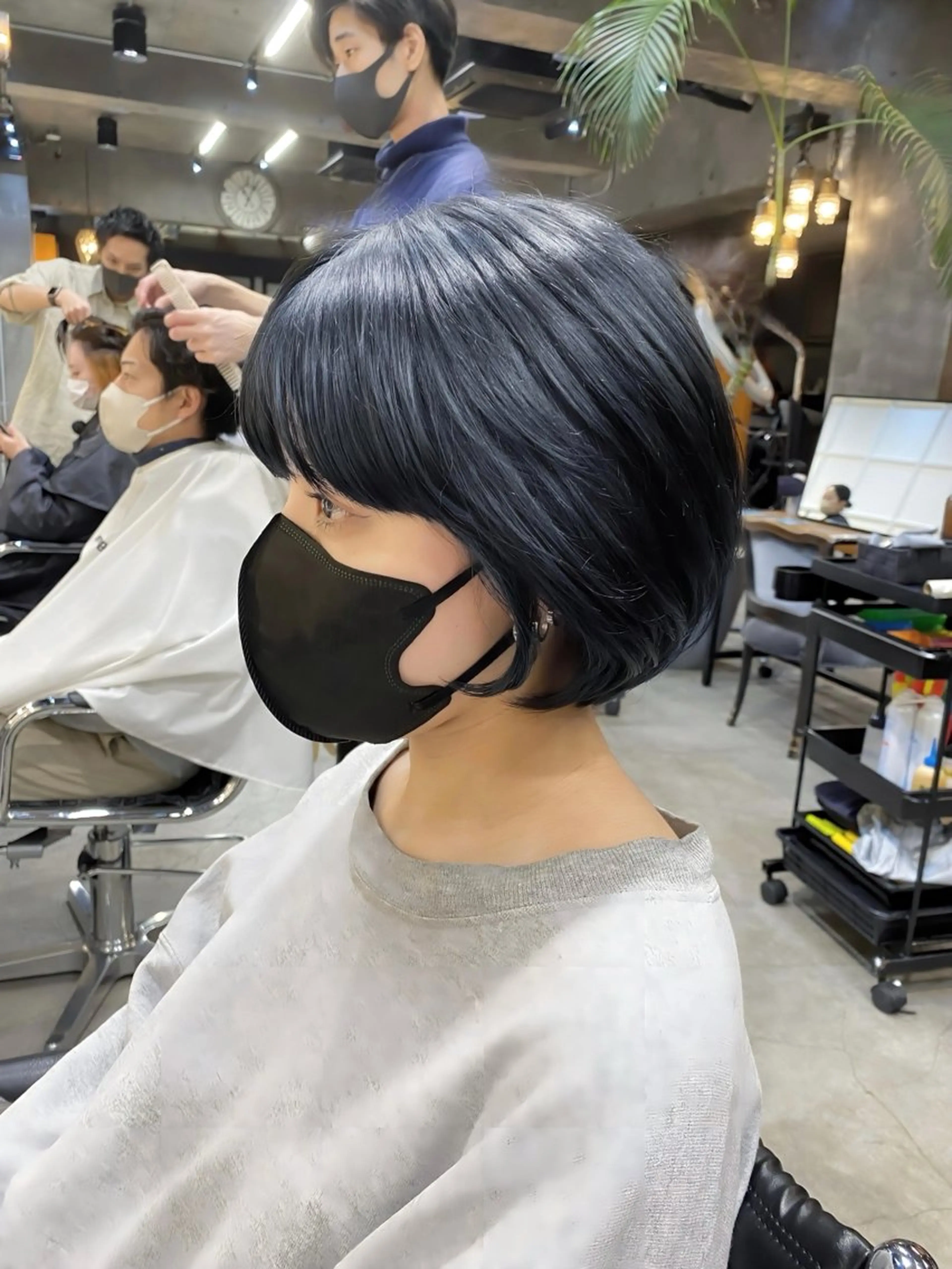 ショート カラー ショートボブ 黒髪 ブルーカラー ブルーブラック ボブ カット ヘアカラー トリートメント ブリーチなしダブル カラー🧸🐺陽介のヘアスタイル