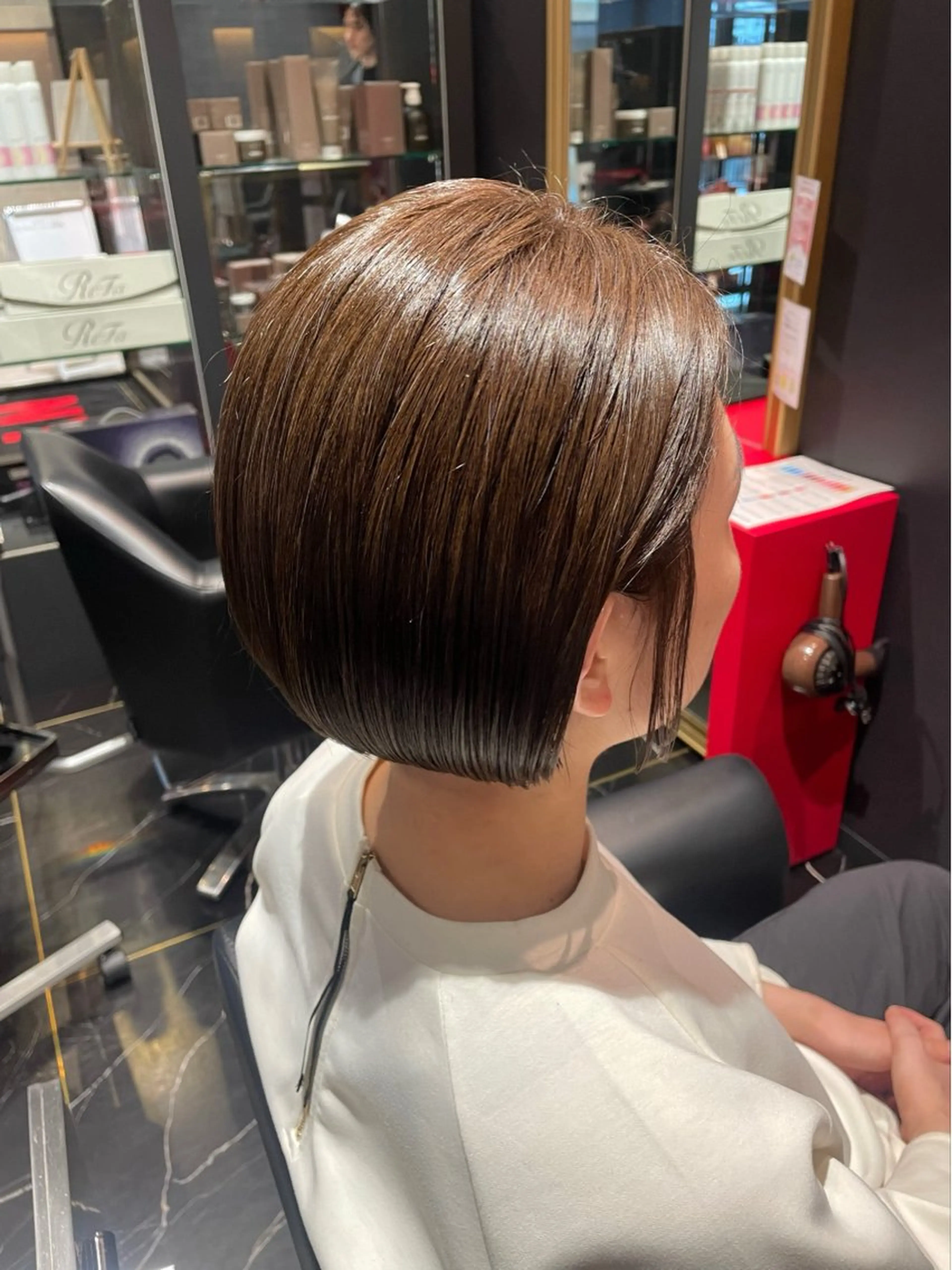ショート カット ヘアカラー 森 亜紗美のヘアスタイル