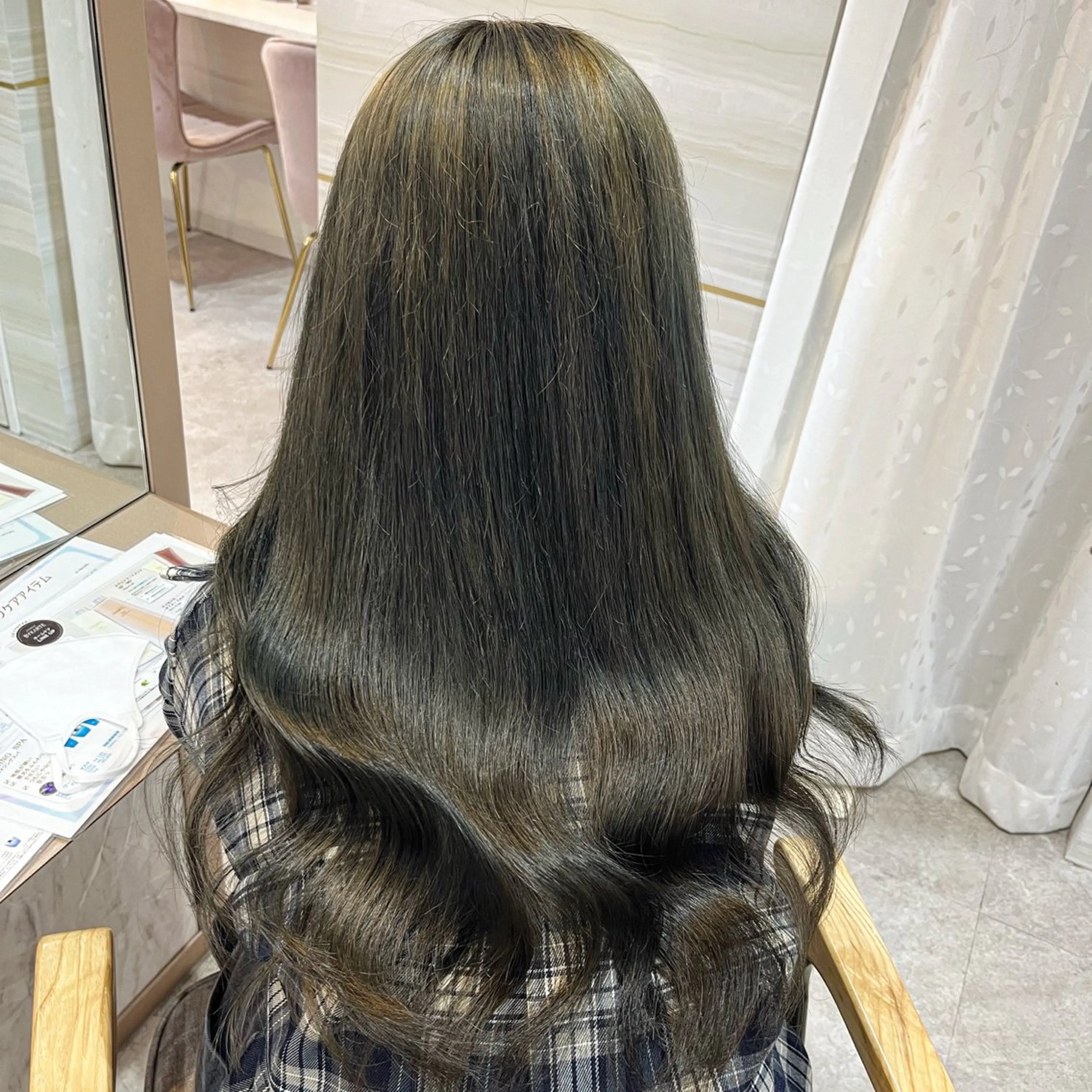 ロング カラー ブリーチ ケアブリーチ 透明感カラー オリーブカラー オレンジ ヘアカラー 💙Ami💙 elubylovisのヘアスタイル