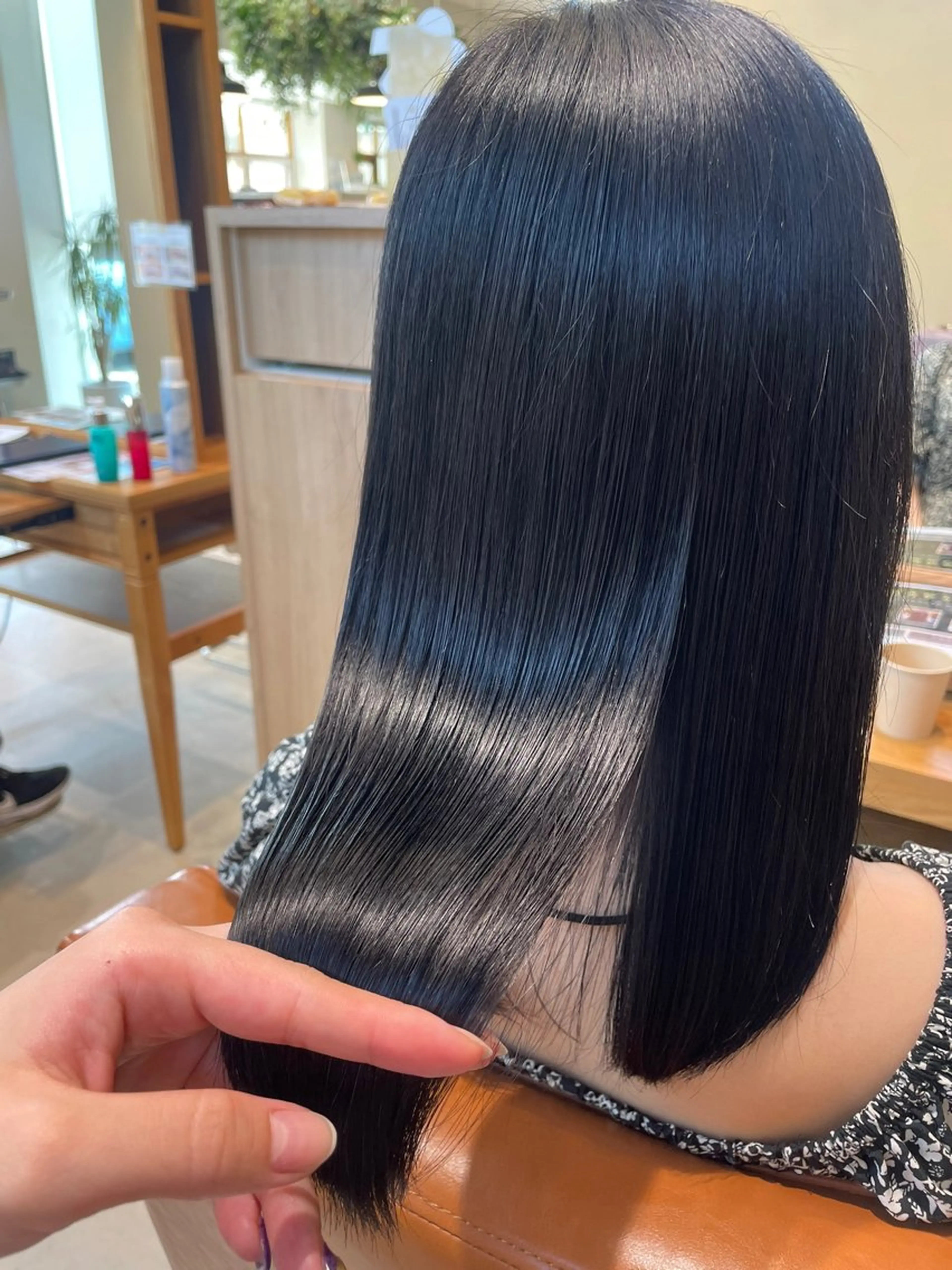 セミロング 透明感カラー⭐️🌈 野村玲美のヘアスタイル