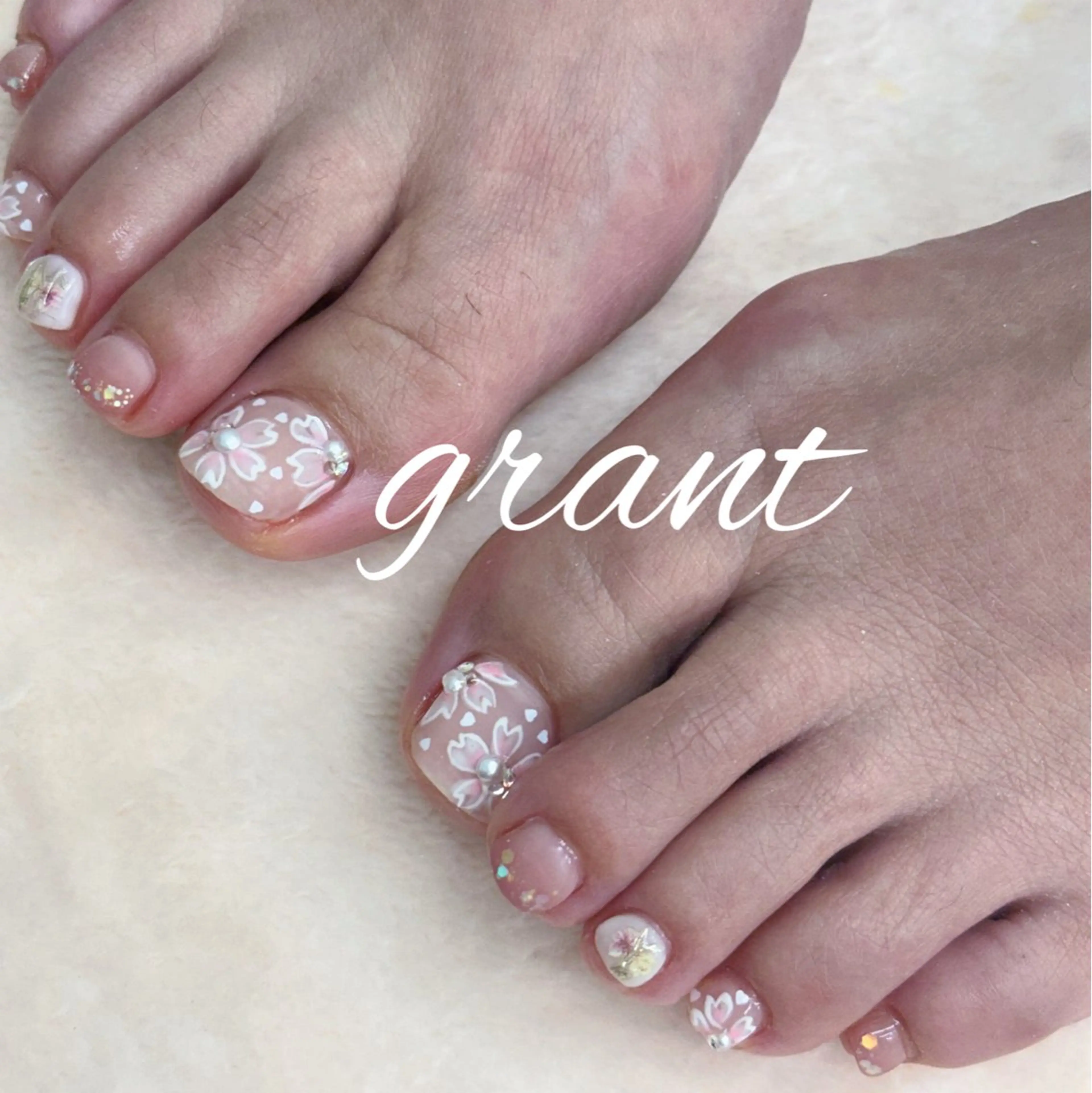 ネイル 桜ネイル フラワーネイル フットネイル マットネイル 春ネイル フットネイル nail salon grant所属・nailsalon grantのネイルデザイン