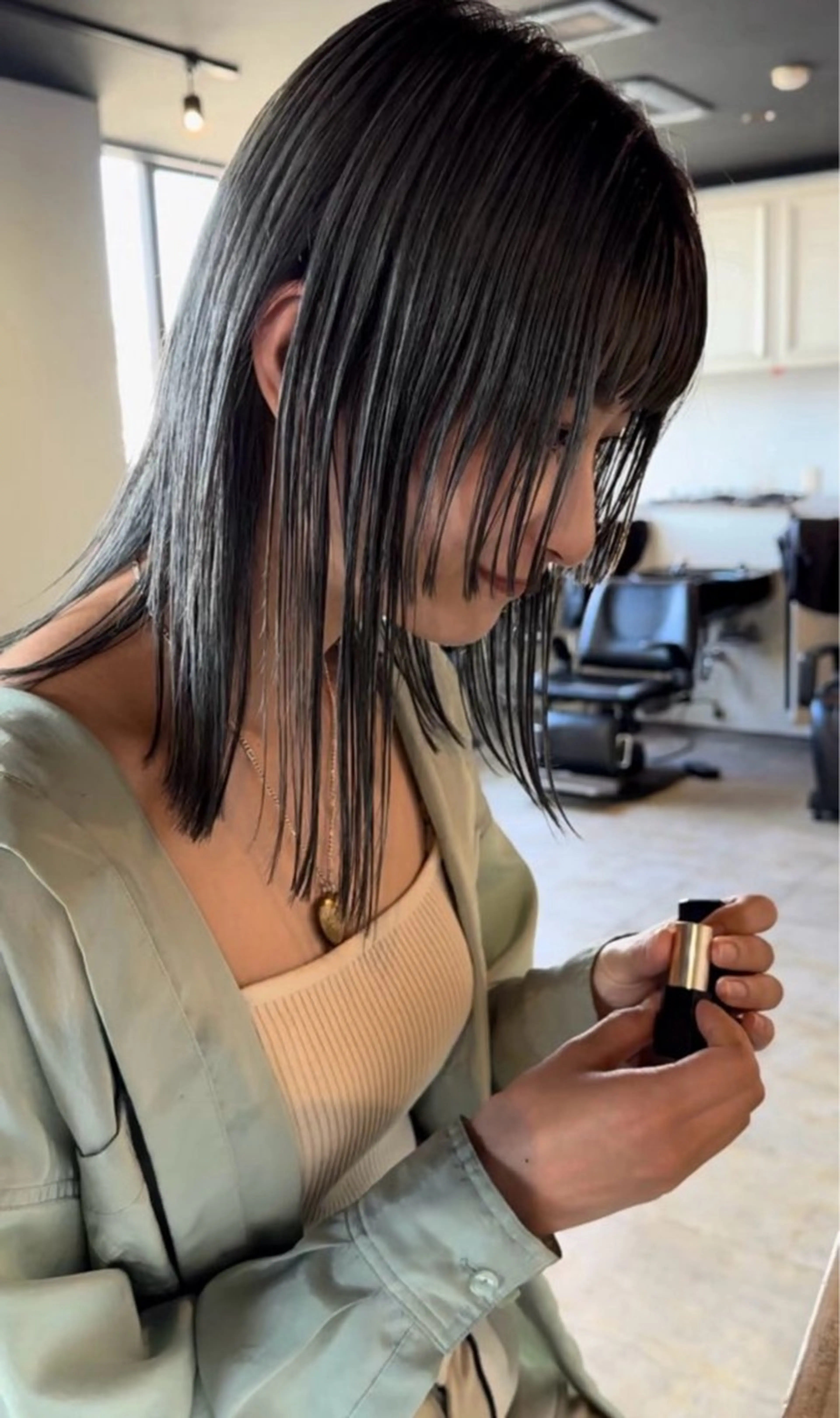 赤みを抑えて透けるカット＋インディゴアッシユ＋3stepトリートメント→ ＋2000円でN髪質改善トリートメント変更可能の写真