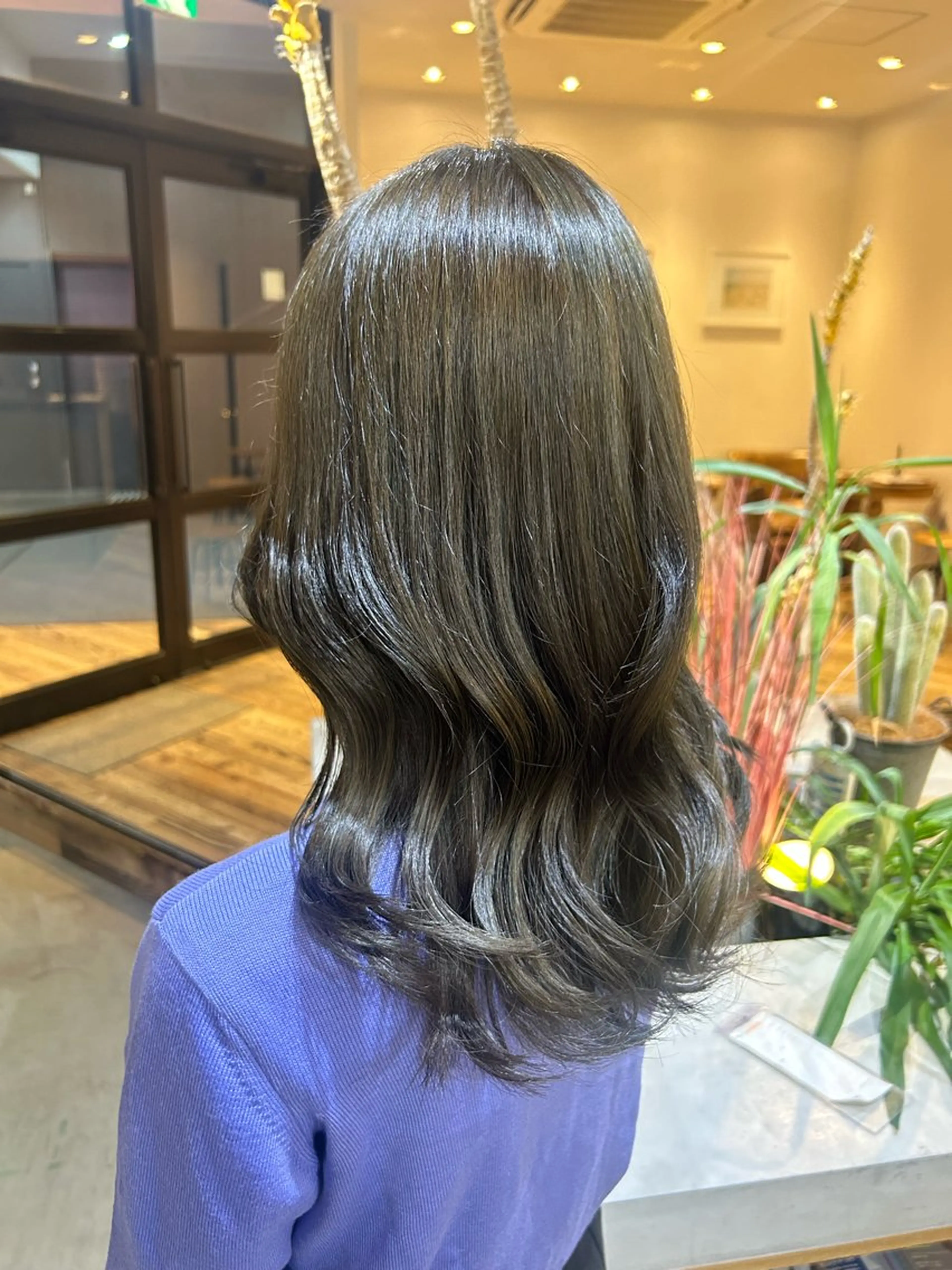 セミロング カット ヘアカラー トリートメント 艶髪/髪質改善 yukaのヘアスタイル