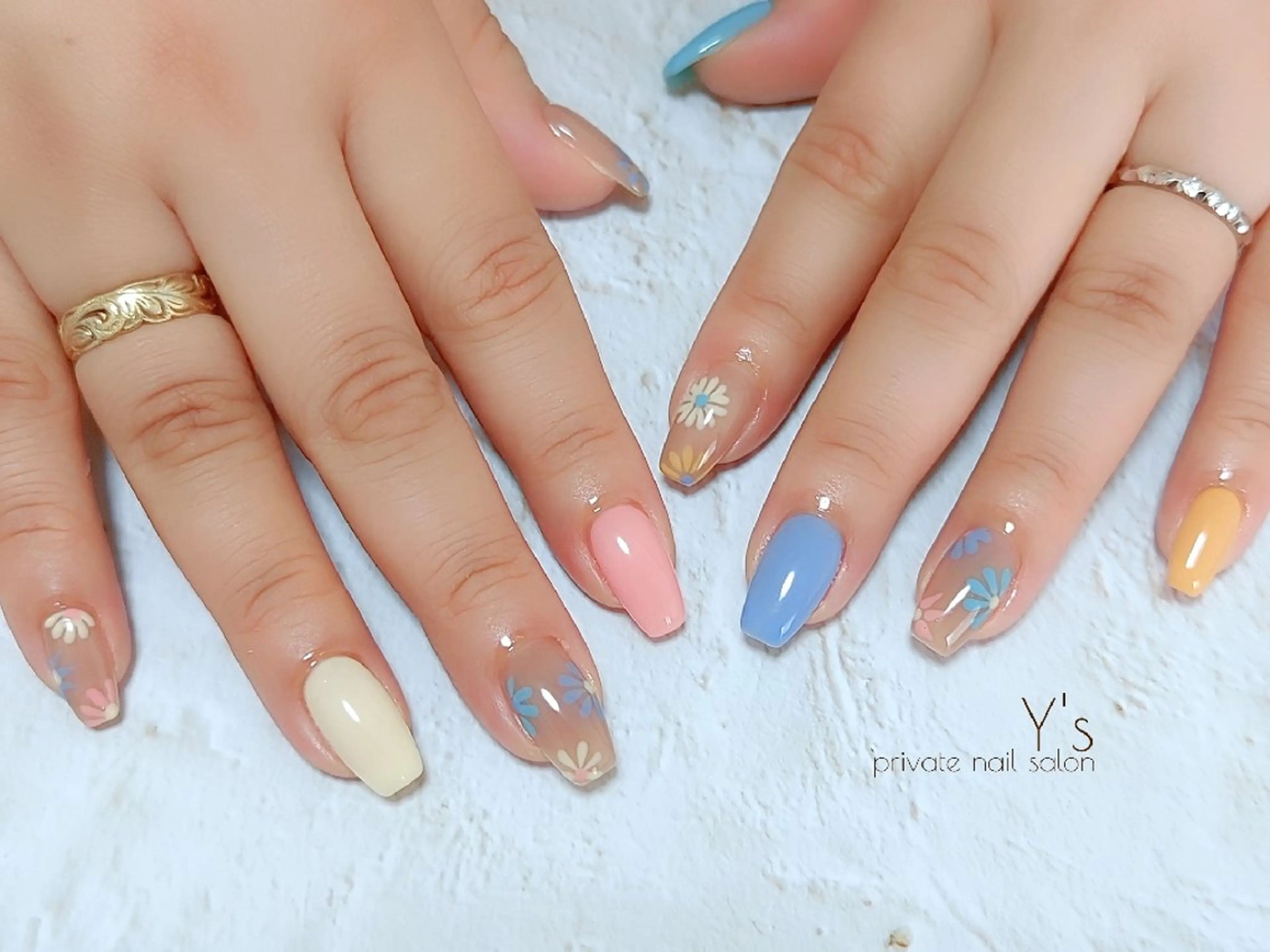 ネイル YUMI NAGAI  のネイルデザイン