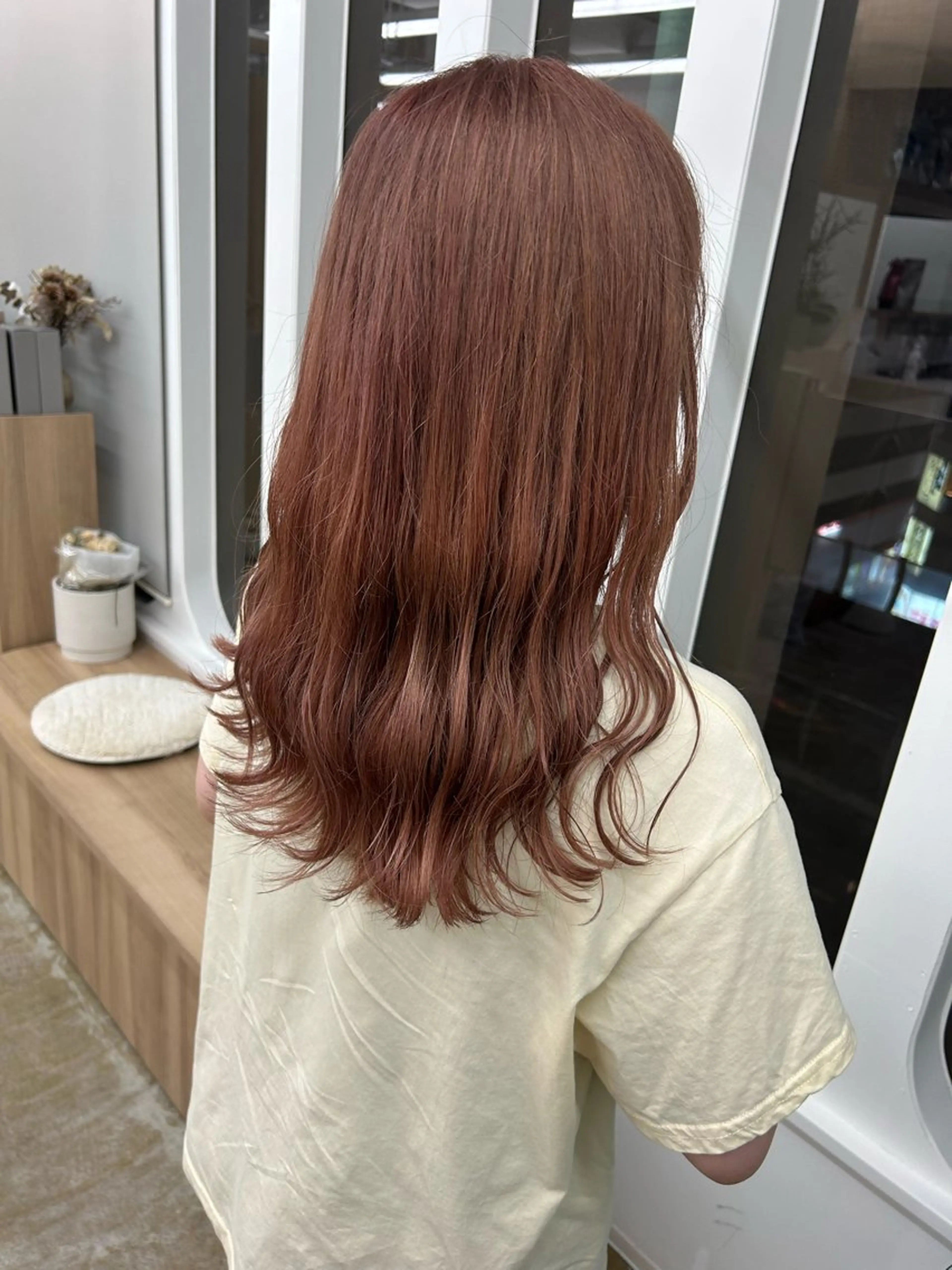 ロング カラー ベージュカラー ブリーチ ピンクカラー ピンクベージュ 韓国ヘア nanahaのヘアスタイル