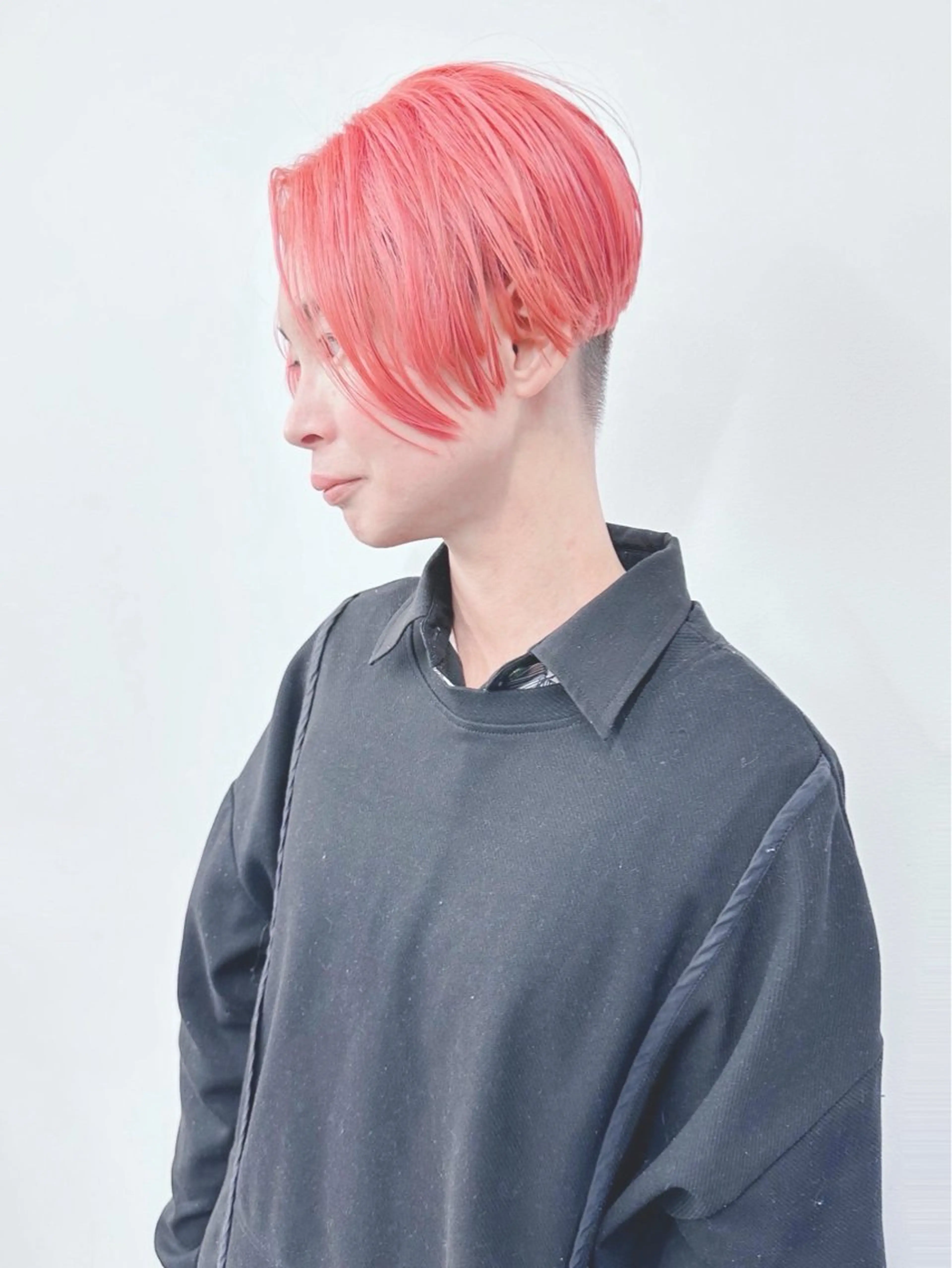 ショート カラー パーマ とうい/パーマボブ/ くせ毛/丸みボブのヘアスタイル