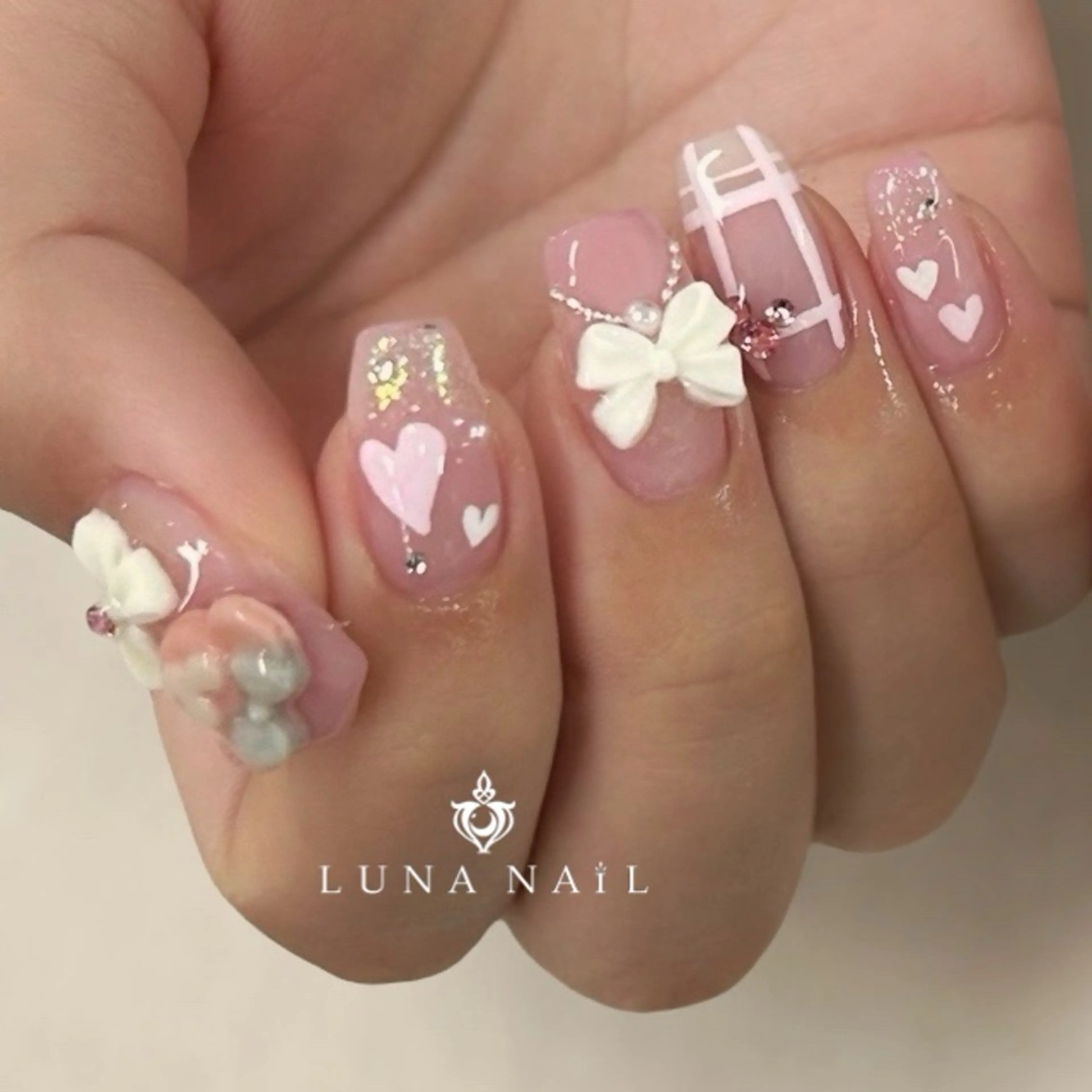 ネイル アトリエ　ミモザ所属・いまむら あかりのネイルデザイン