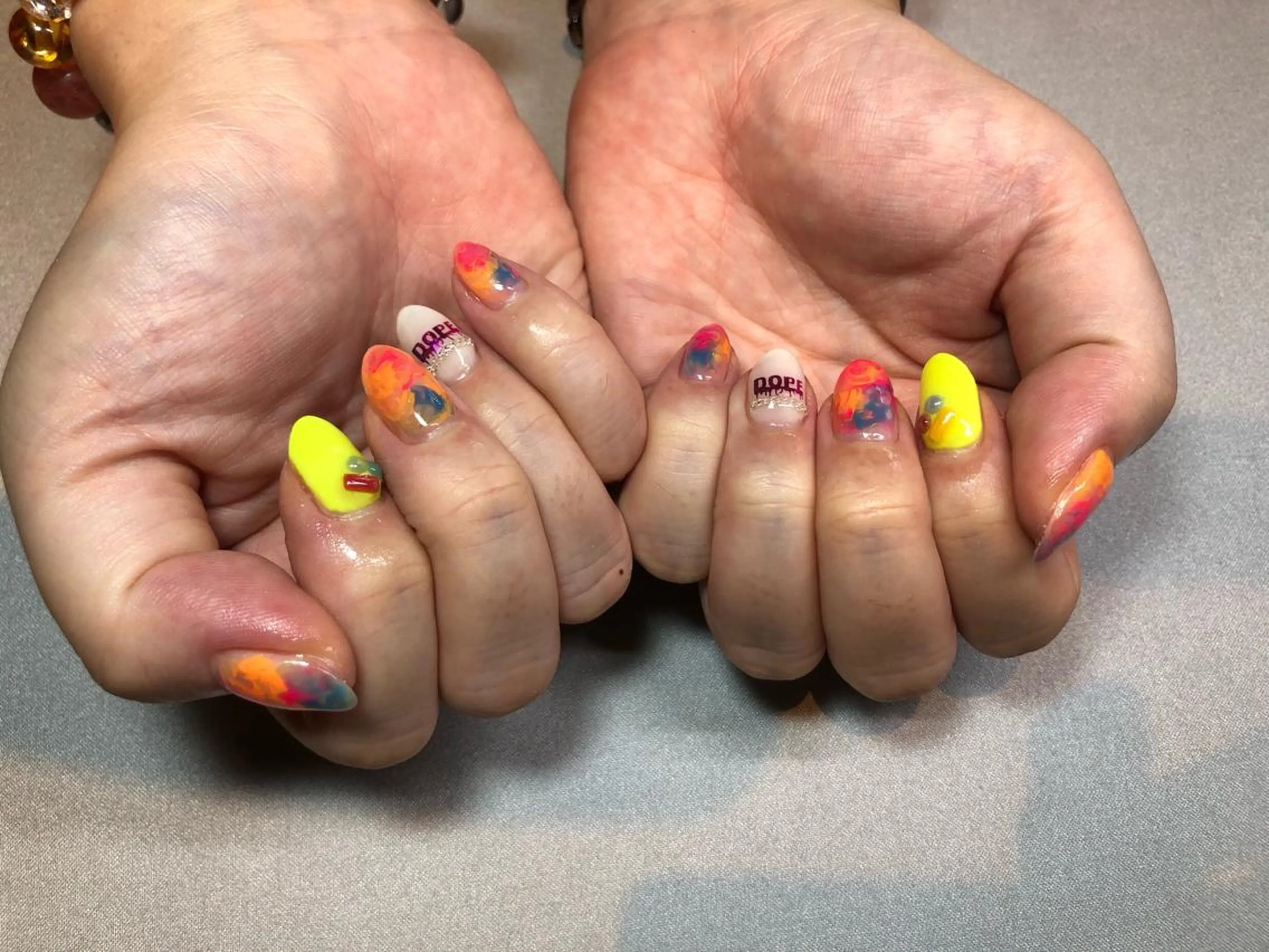 ネイル iiloo aromaworksのネイルデザイン