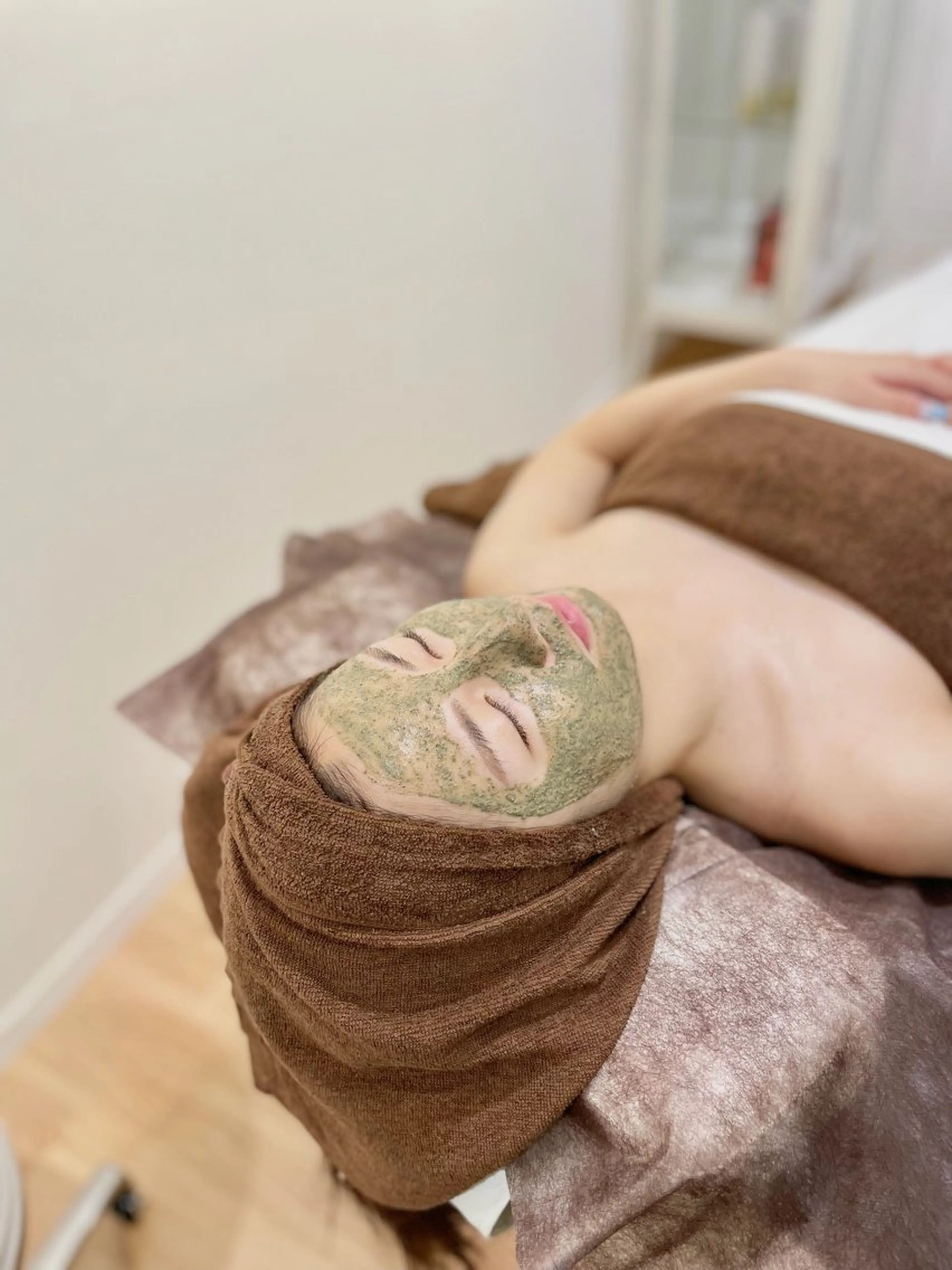 口コミ投稿プレゼントあり【剥離なしハーブピーリング】ニキビ・毛穴・美白ケアに/ダウンタイムなし/痛みなし/ルヴィの写真