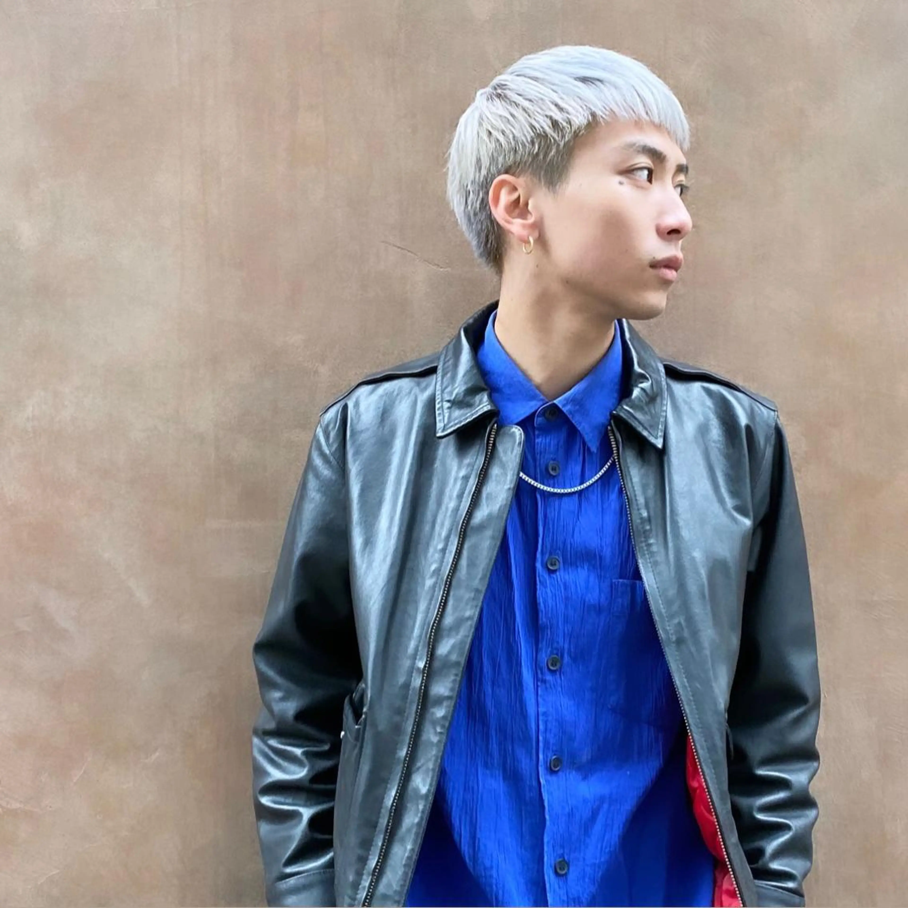 ショート カラー メンズ メンズハイトーン 透明感カラー ハイトーンカラー シルバー ホワイトシルバー カット ヘアカラー トリートメント ✨髪質改善職人✨ デザインカラー/若林のヘアスタイル