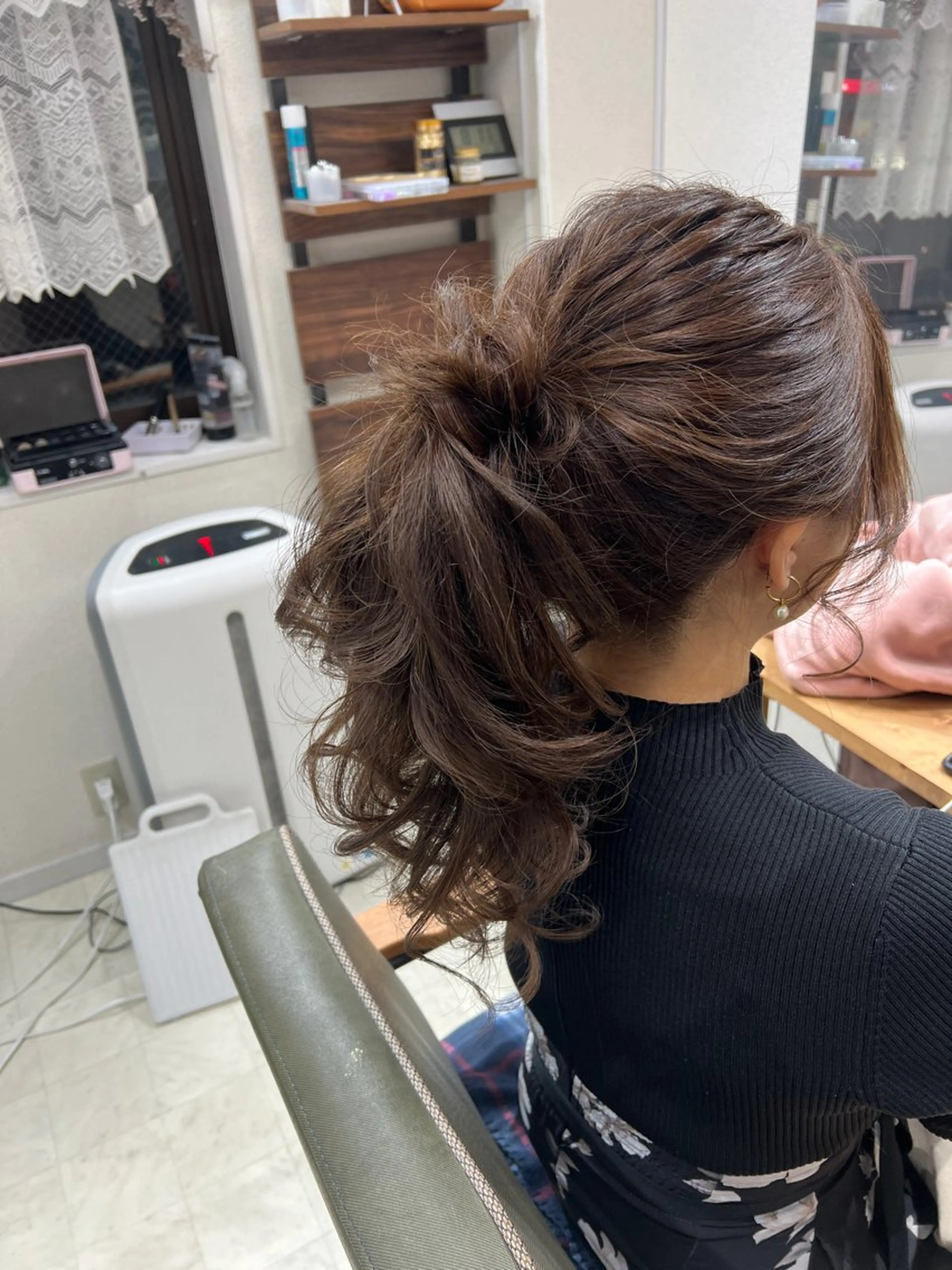 セミロング ヘアアレンジ ポニーテール 山室 敬義のヘアスタイル