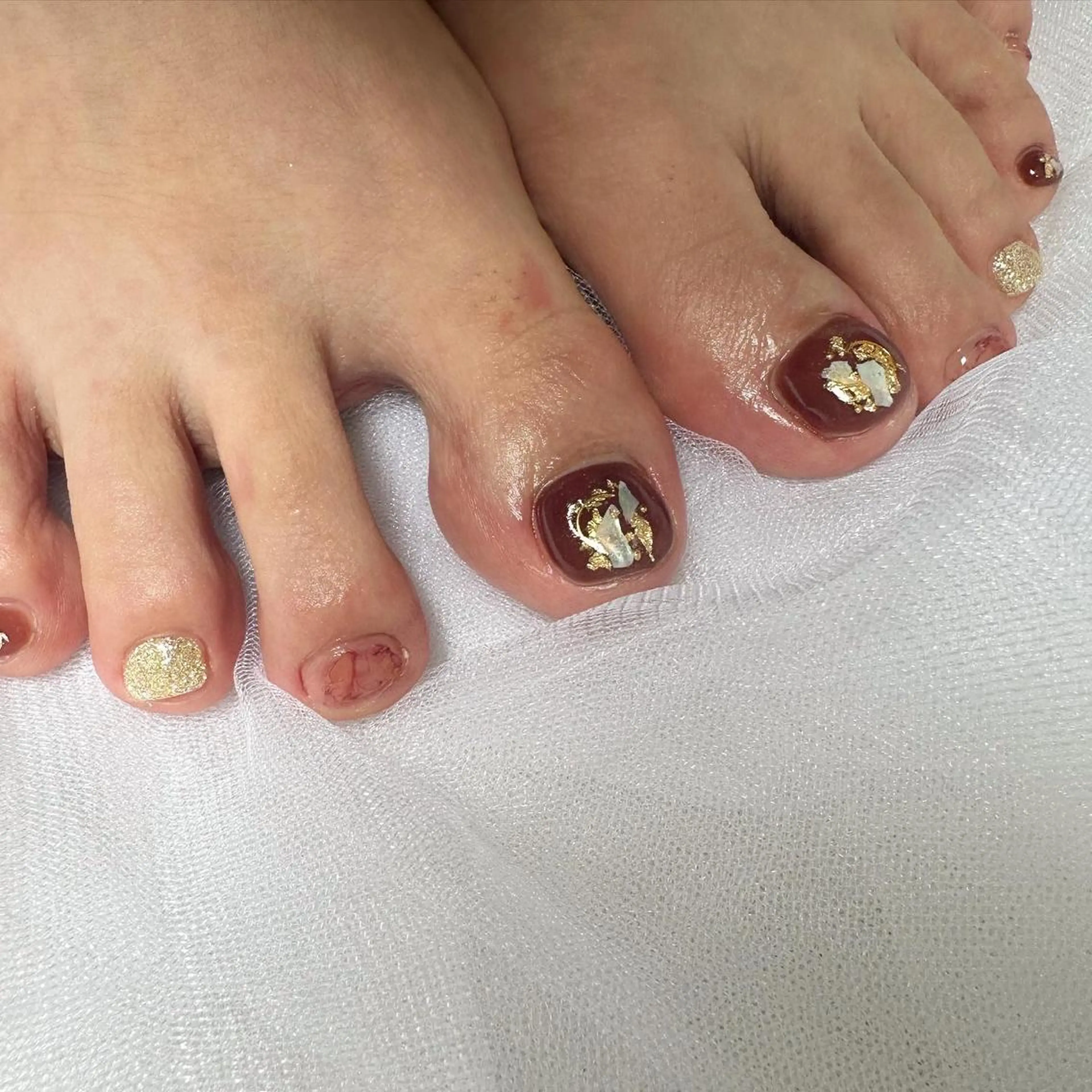 ネイル アートネイル ブラウン クリアネイル フットネイル 氷ネイル・うるうるネイル 🪞KAPE NAIL 🪞のネイルデザイン