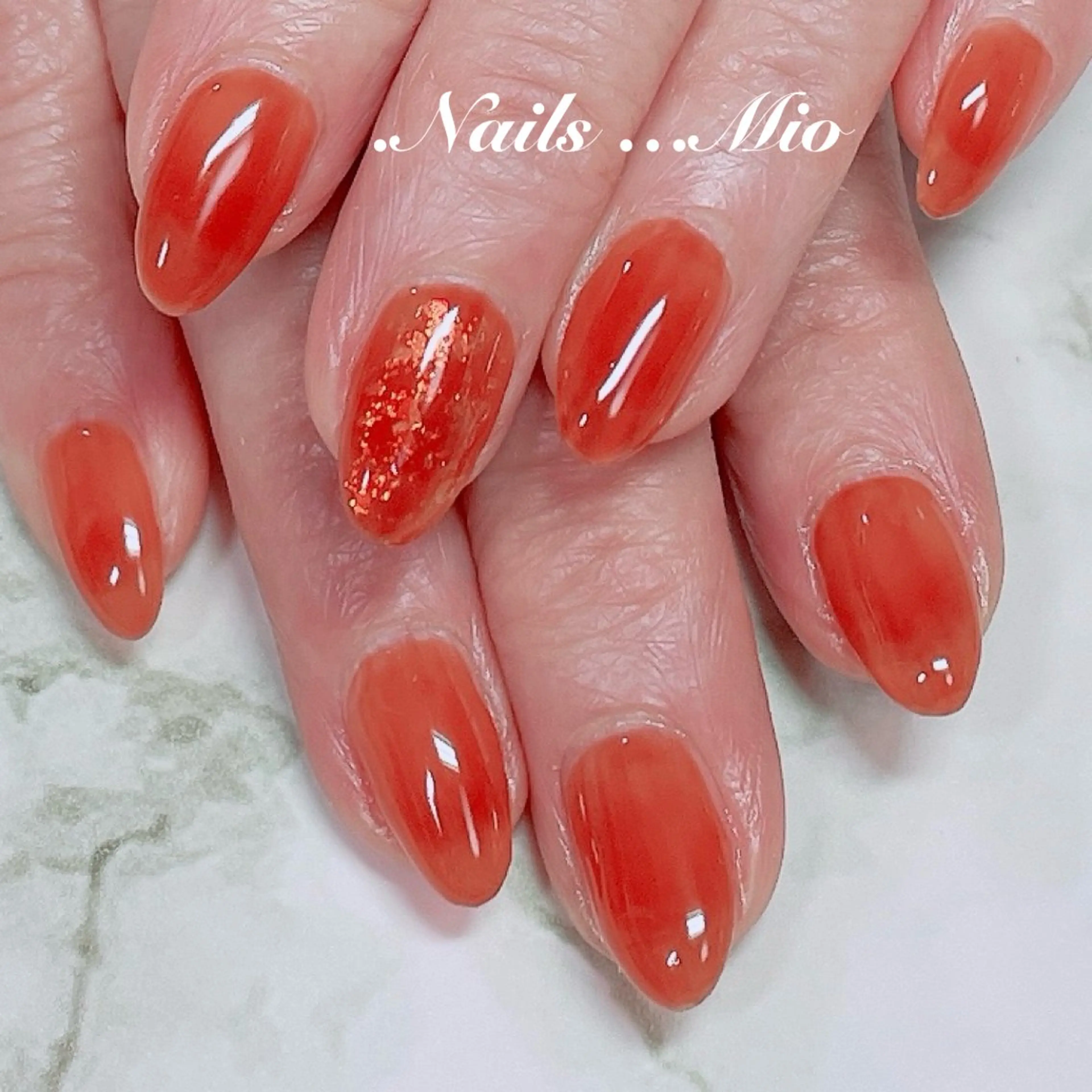 ネイル ジェルネイル ワンカラーネイル 赤色 .Nails Mio 赤羽西ネイルサロンのネイルデザイン