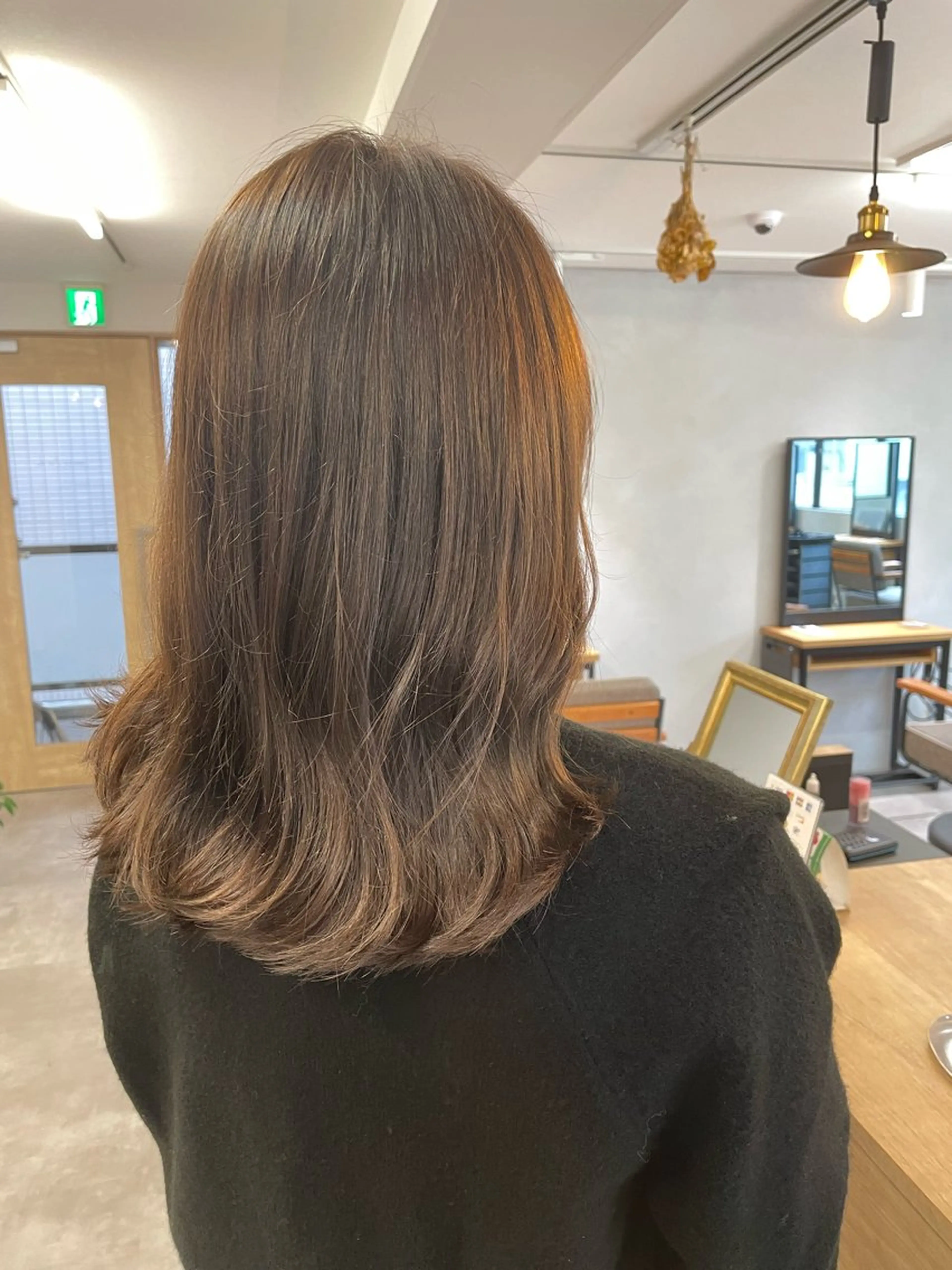 セミロング カラー ヘアアレンジ ベージュカラー カット ヘアカラー トリートメント ベージュ/オリーブ ボブ/小笠原汐海のヘアスタイル