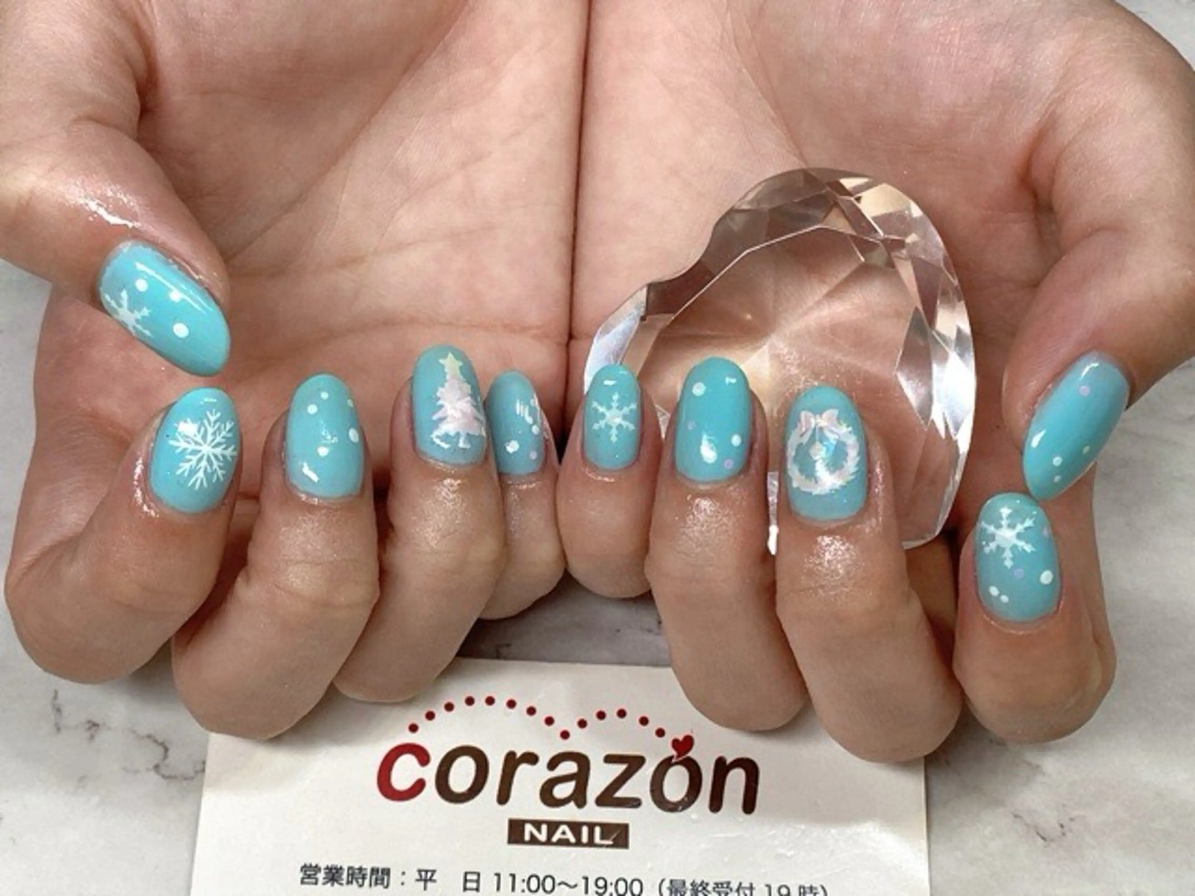 ネイル ブルー ホワイト 冬ネイル クリスマス corazon所属・ネイリスト aicoのネイルデザイン