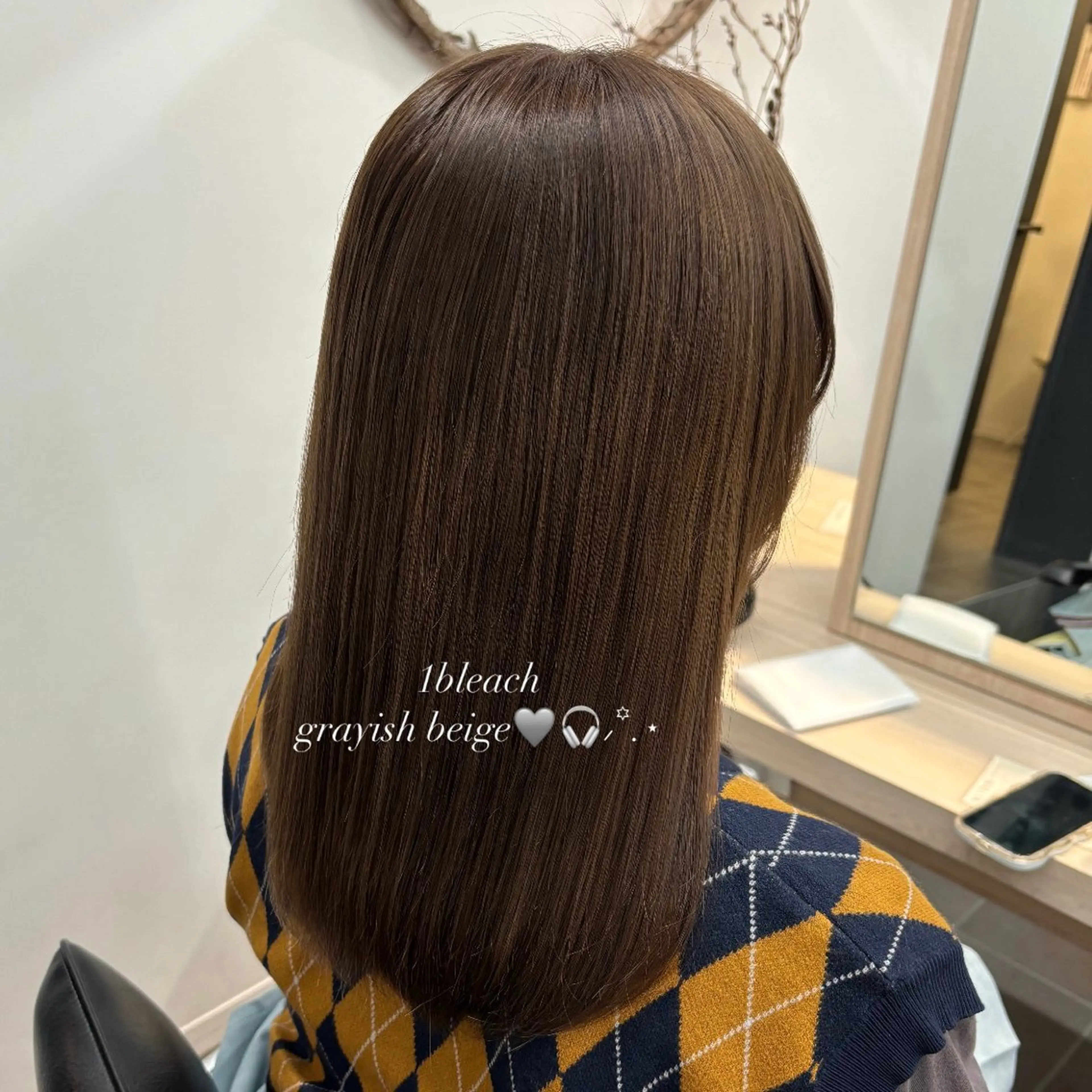 ミディアム カラー ベージュカラー ブリーチ グレージュ SALONDEJOE所属・かどた はるなのヘアスタイル