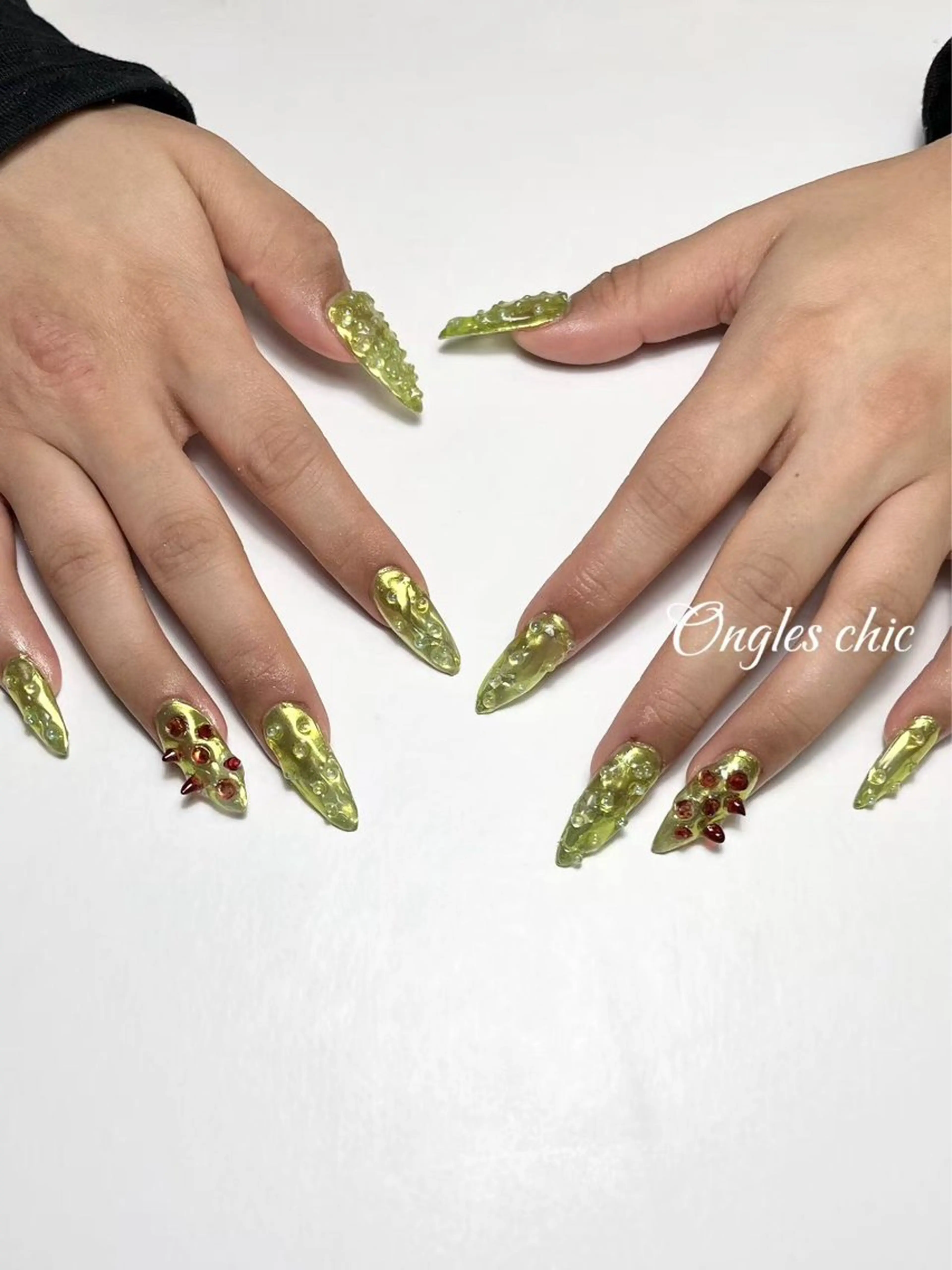 ネイル ongles chic24時間営業のネイルデザイン