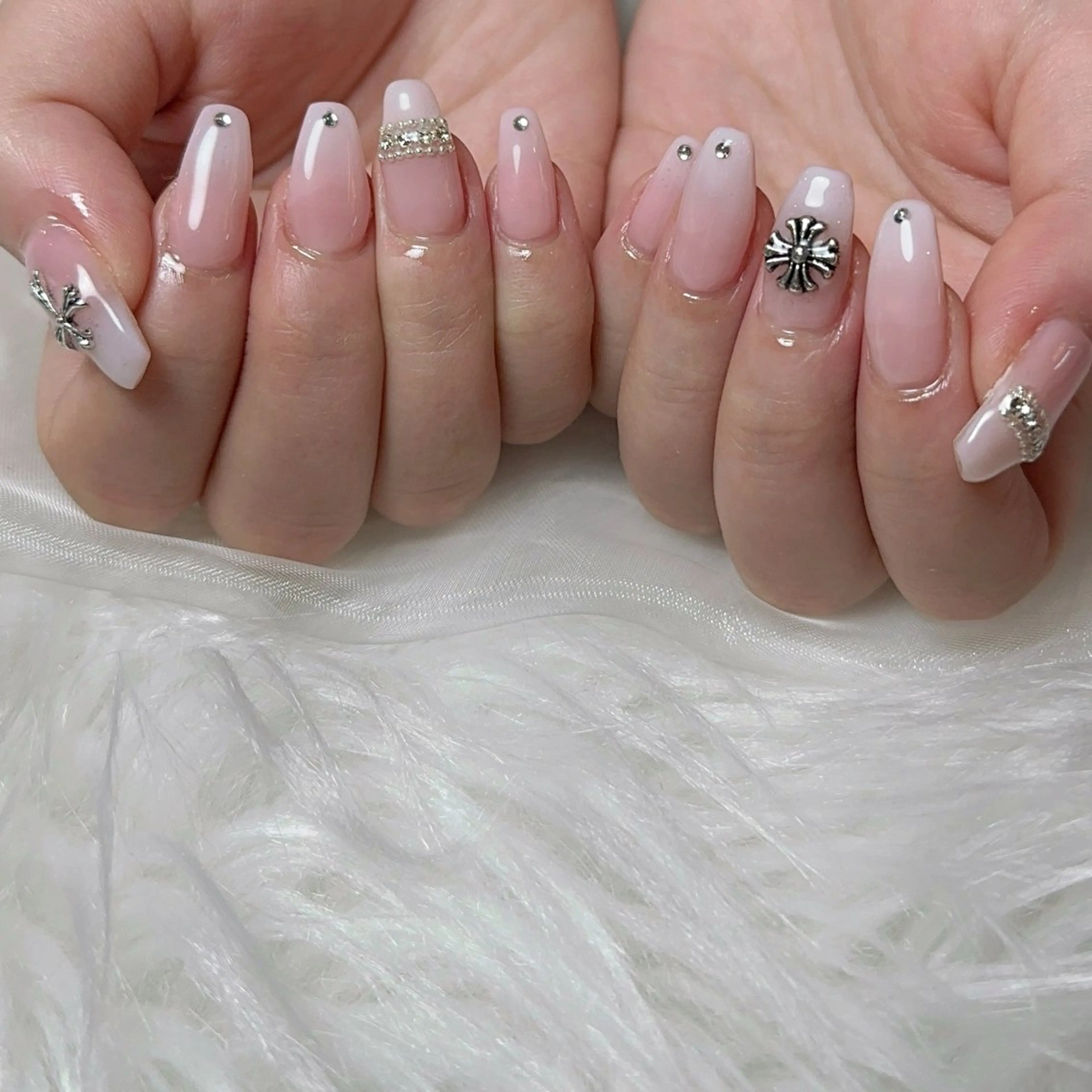 ネイル Laula🤍 ayakaのネイルデザイン