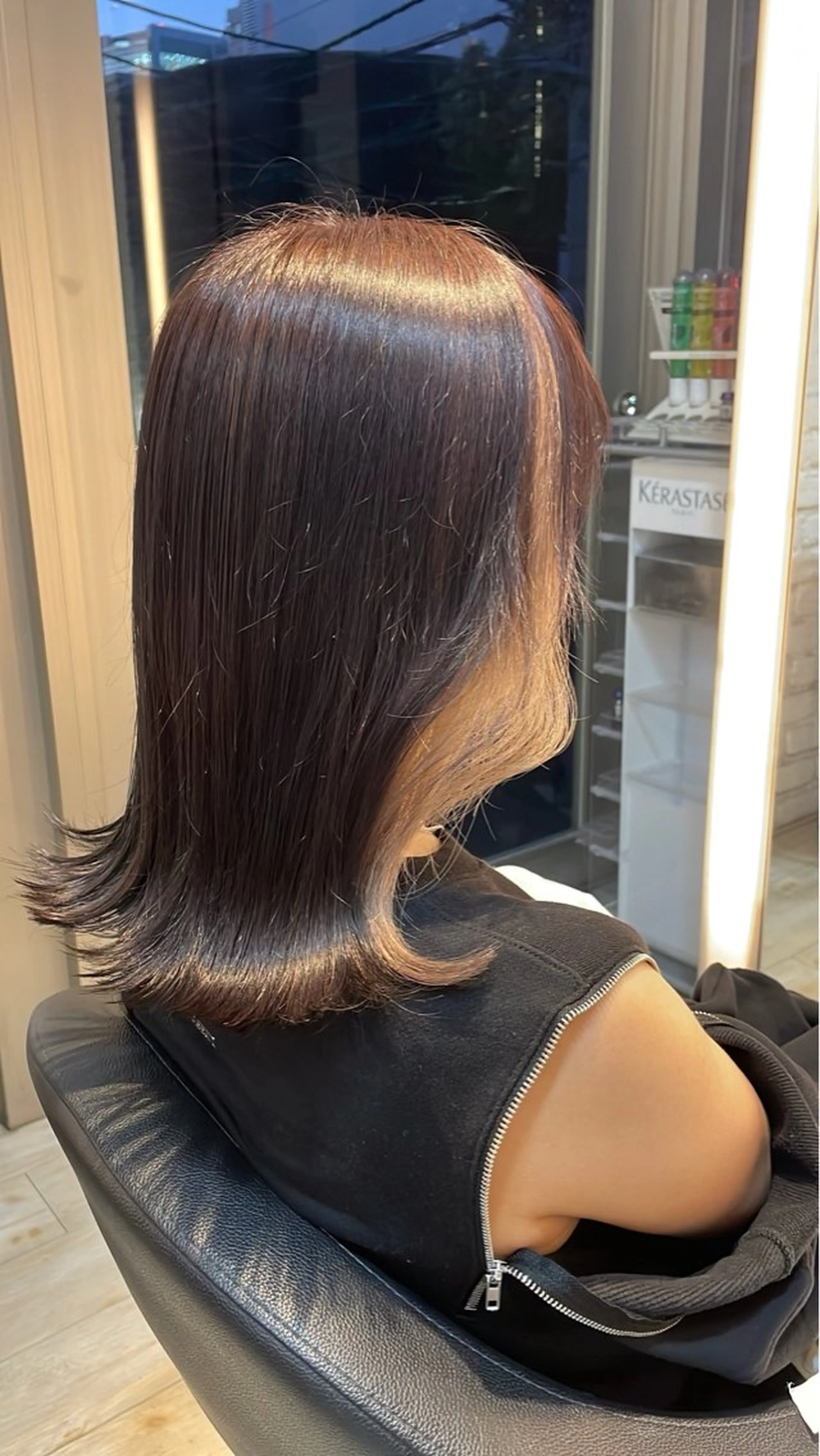 ミディアム カラー ベージュカラー バイオレットカラー ホワイトベージュ ヘアカラー トリートメント ブリーチ/髪質改善/ 透明感カラー/暖色のヘアスタイル